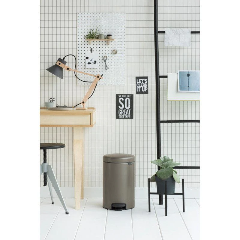 Brabantia NewIcon 12 Litre Pedal Bin - Platinum - Image 4
