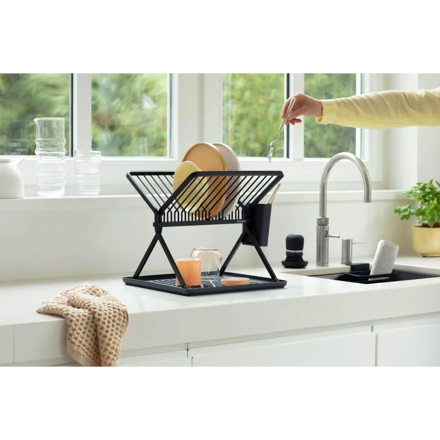 Brabantia SinkSide Dark Grey Foldable Dish Rack - Small - Image 10