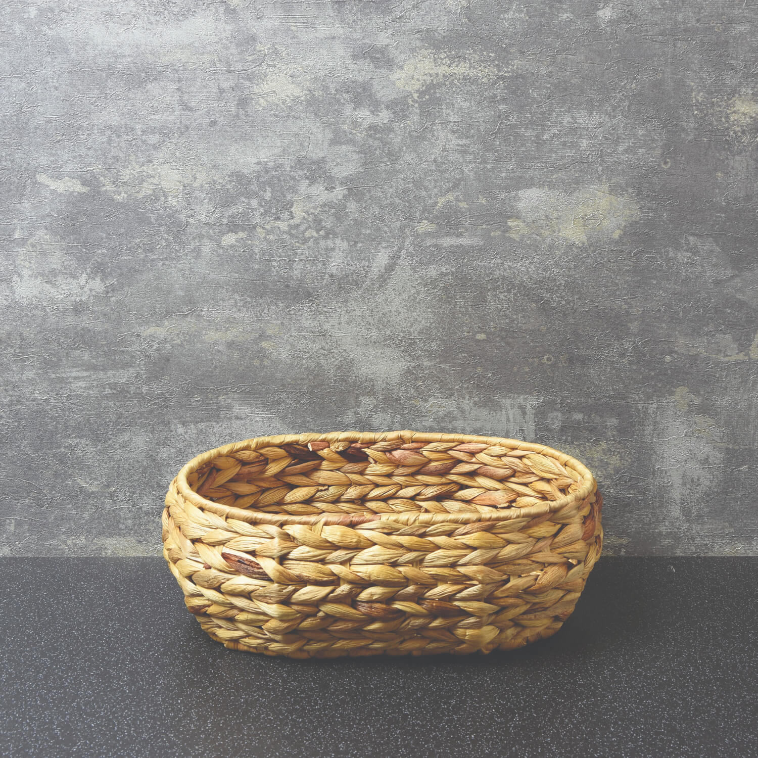 Candlelight Oval Seagrass Basket - 25cm - Image 3