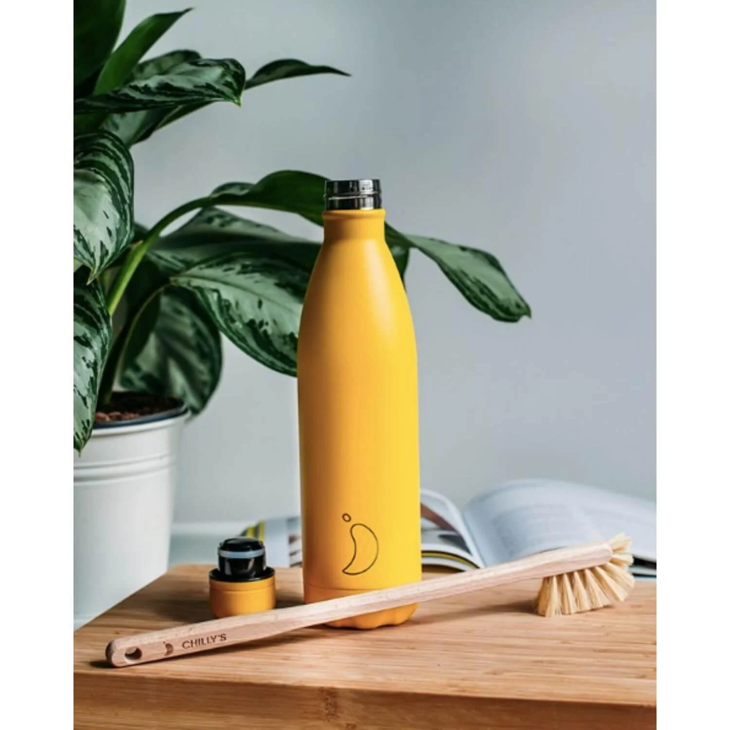 Chilly's Series 2 Reusable Water Bottle, Coffee Cup & Cleaning Brush Set - Peach Orange - Image 6