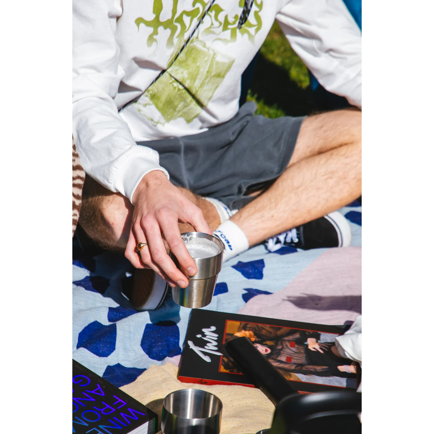 Chilly's Series 2 Big Mouth 2-Litre Water Bottle - Abyss Black - Image 10