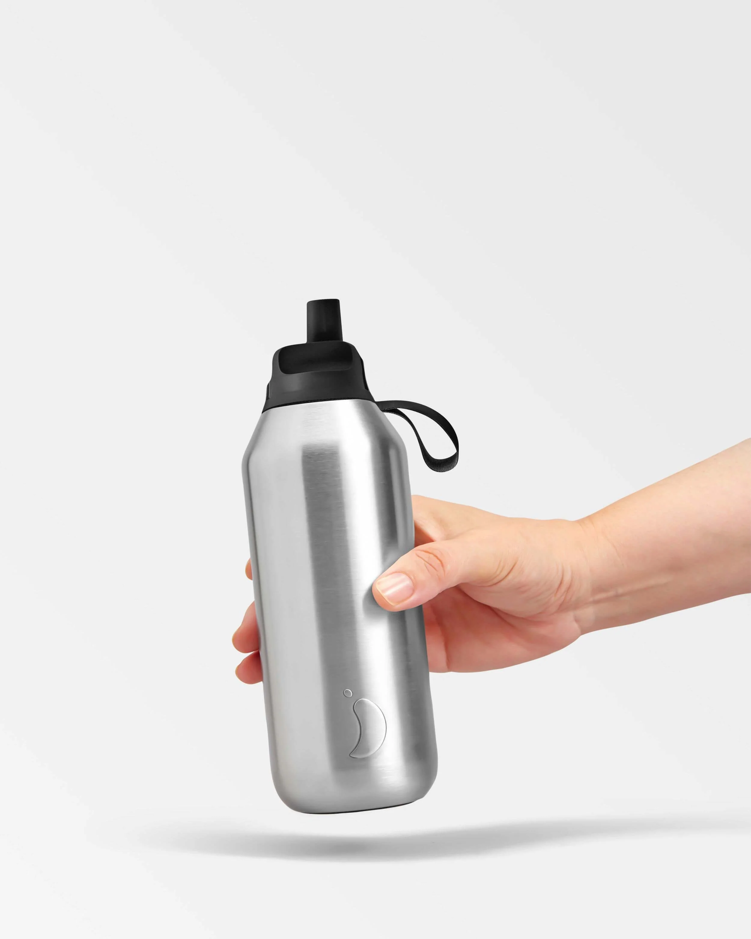 Chilly's Series 2 Flip Reusable 500ml 90% Recycled Stainless Steel Water Bottle - Image 4