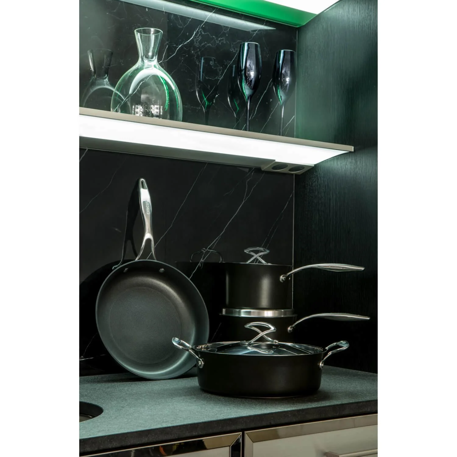 Circulon Style Hard Anodised Non-Stick Stockpot - 24cm - Image 5