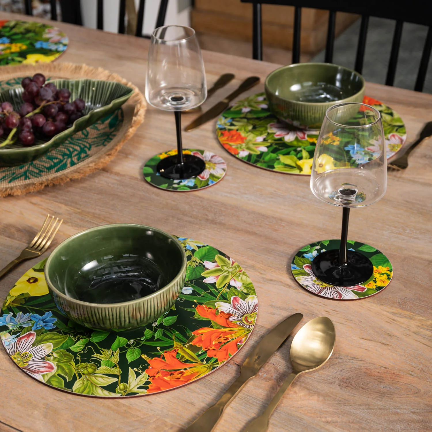 Creative Tops Set Of 4 Round Placemats - Floral - Image 4