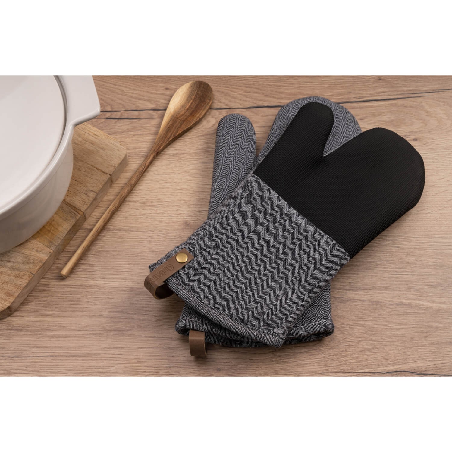 Cuisinart Neoprene Pack of 2 Oven Mitts - Herringbone Charcoal - Image 8