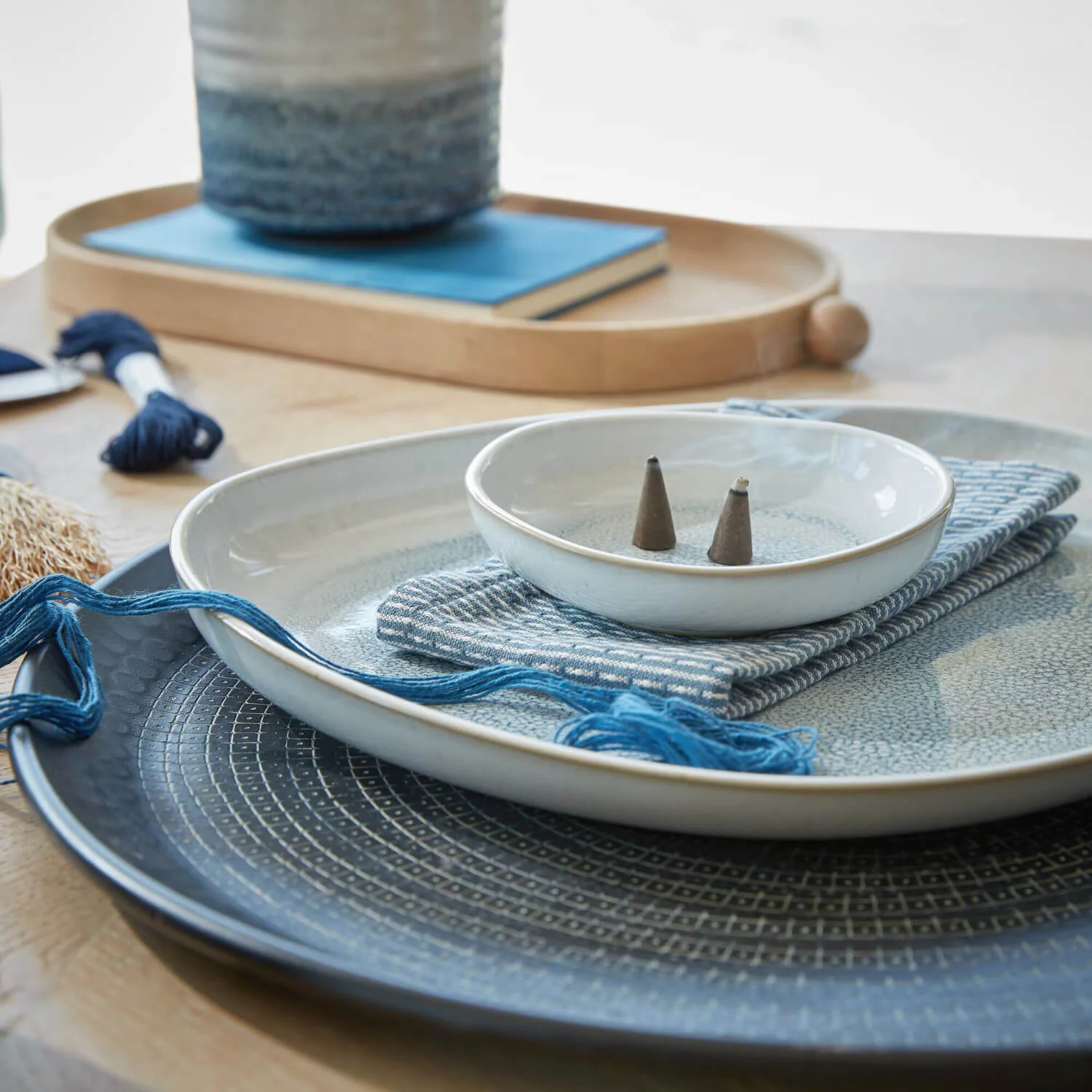 Denby Kiln 30cm Large Organic Platter - Blue - Image 3