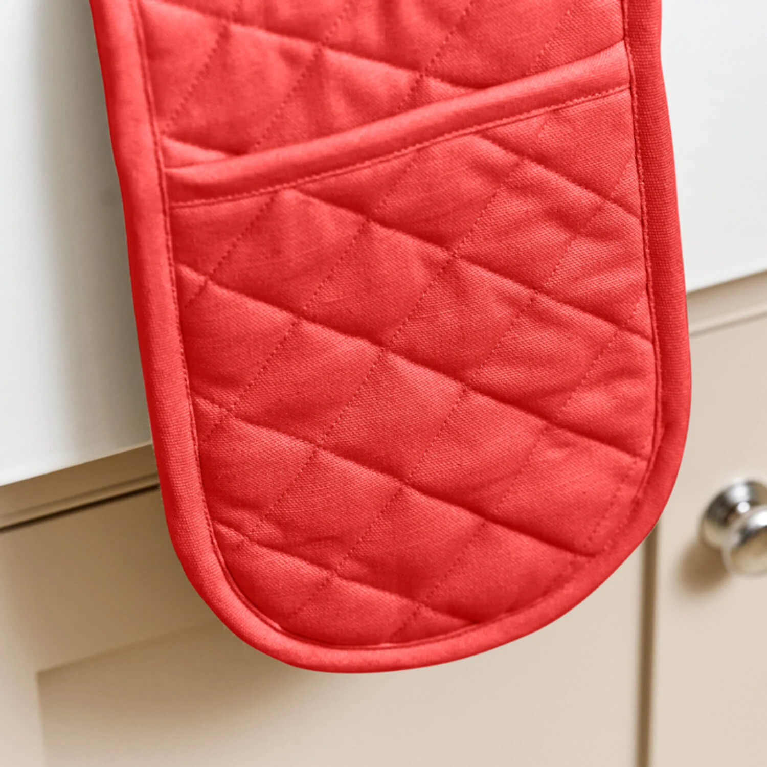 Dexam Love Colour Cotton Double Oven Gloves - Scarlet - Image 2