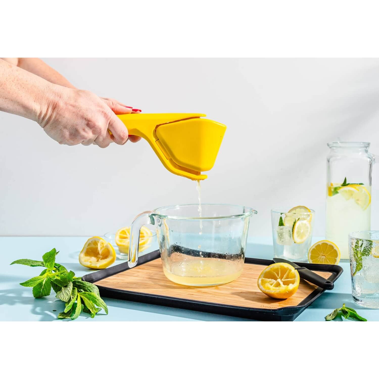 Dreamfarm Fluicer Citric Juicer - Lemon - Image 4