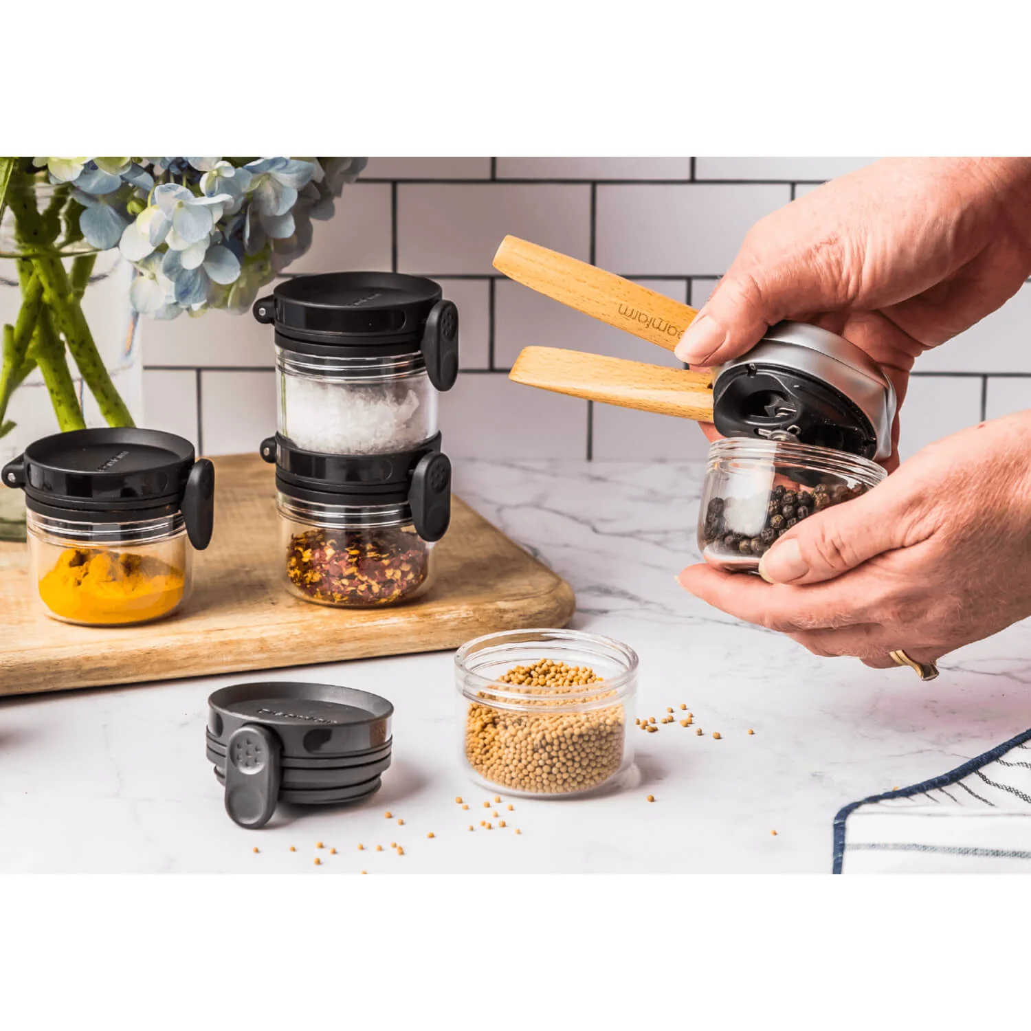 Dreamfarm Orlid Stackable Glass Jar with Double Lid - Black - Image 7