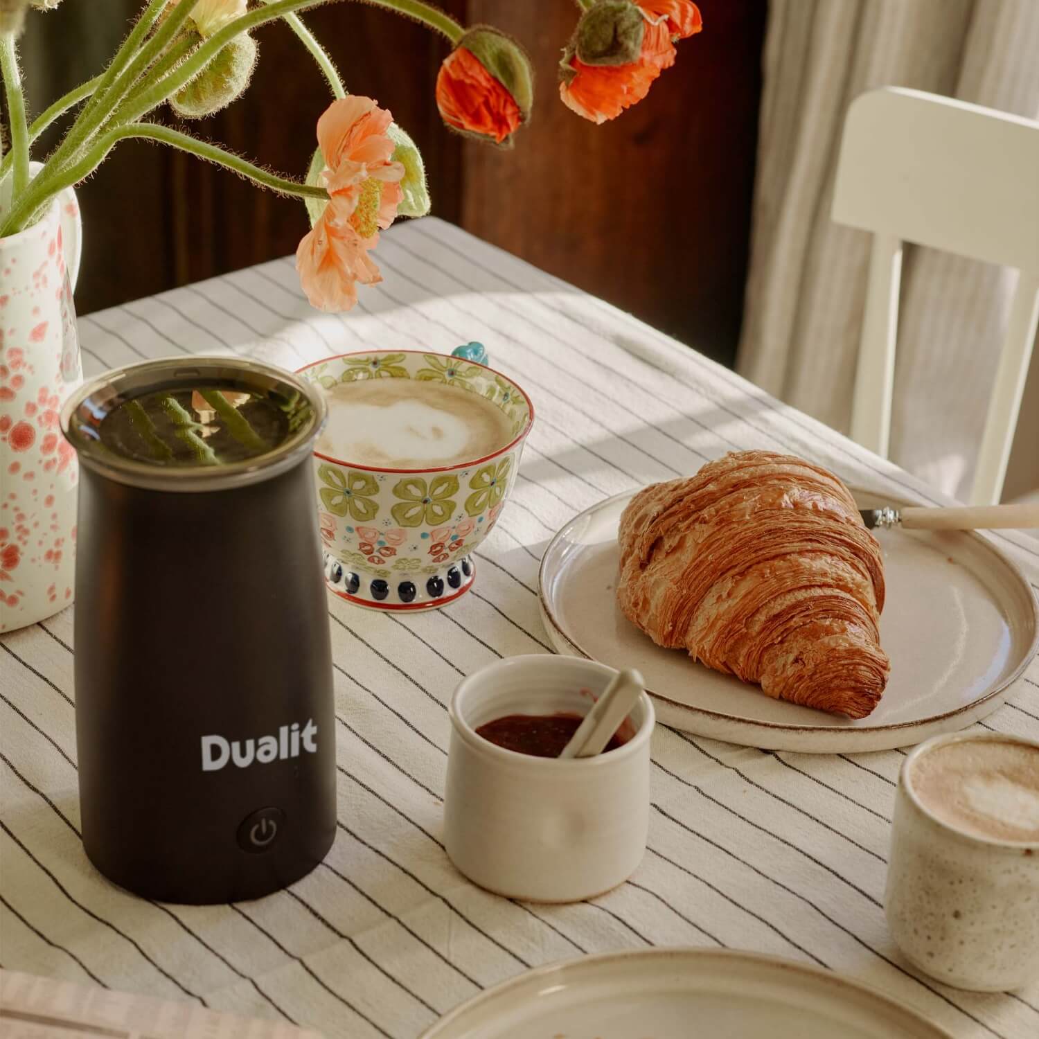 Dualit 84140 Hot Chocolate Maker & Milk Frother - Black - Image 12