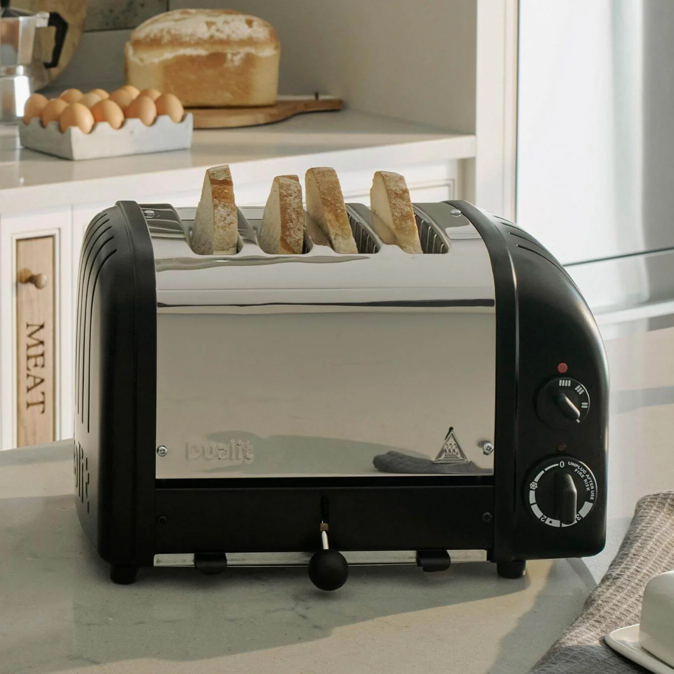 Dualit Classic Vario AWS 40370 4 Slice Toaster - Matte Black - Image 4
