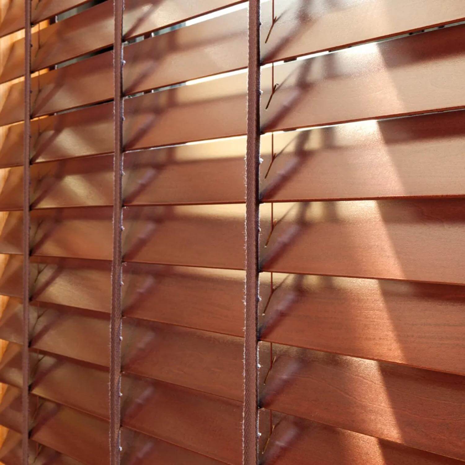 Eddingtons Blind & Shutter Brush with Beech Wood Handle - Image 2