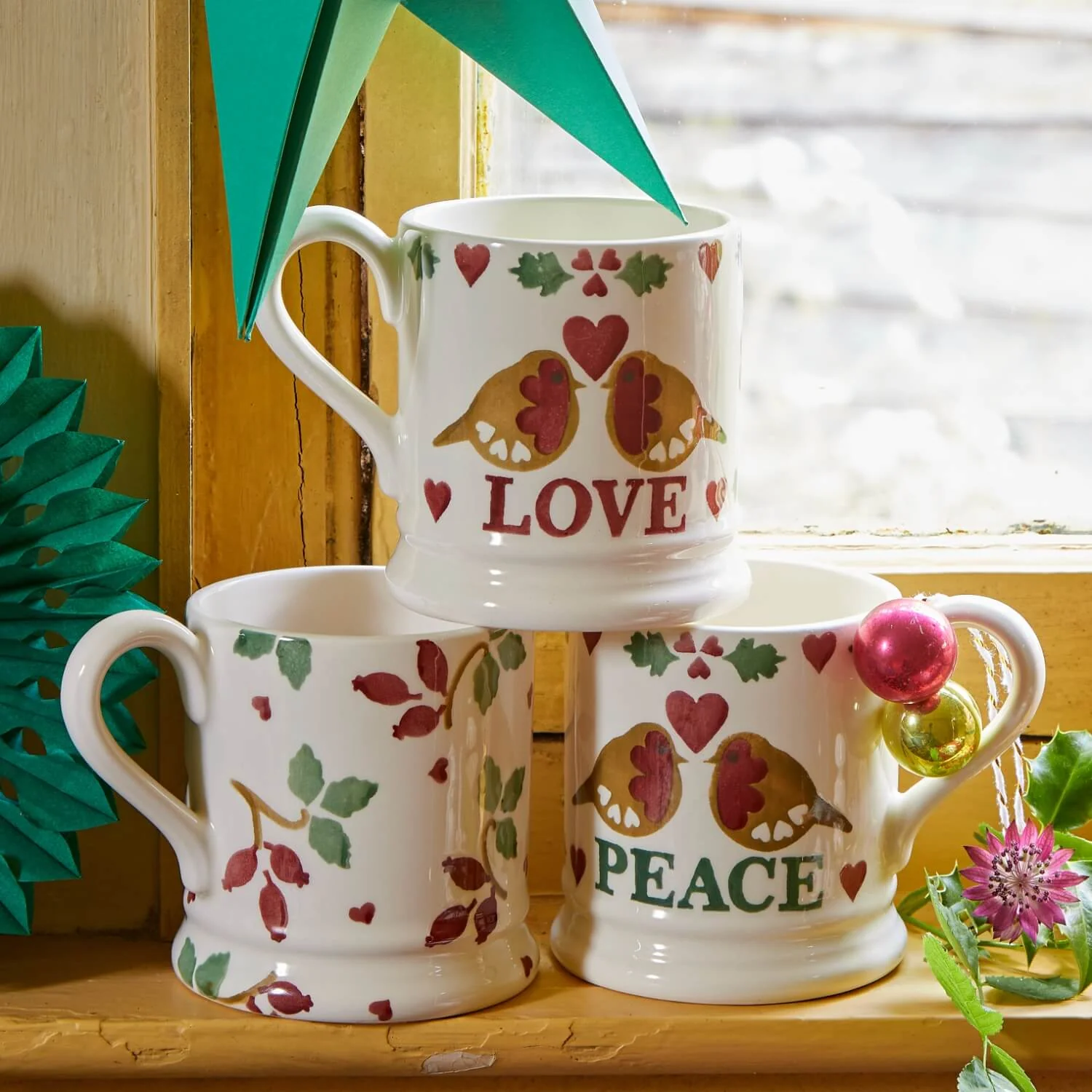 Emma Bridgewater Christmas Mittens Half Pint Mug - Image 8