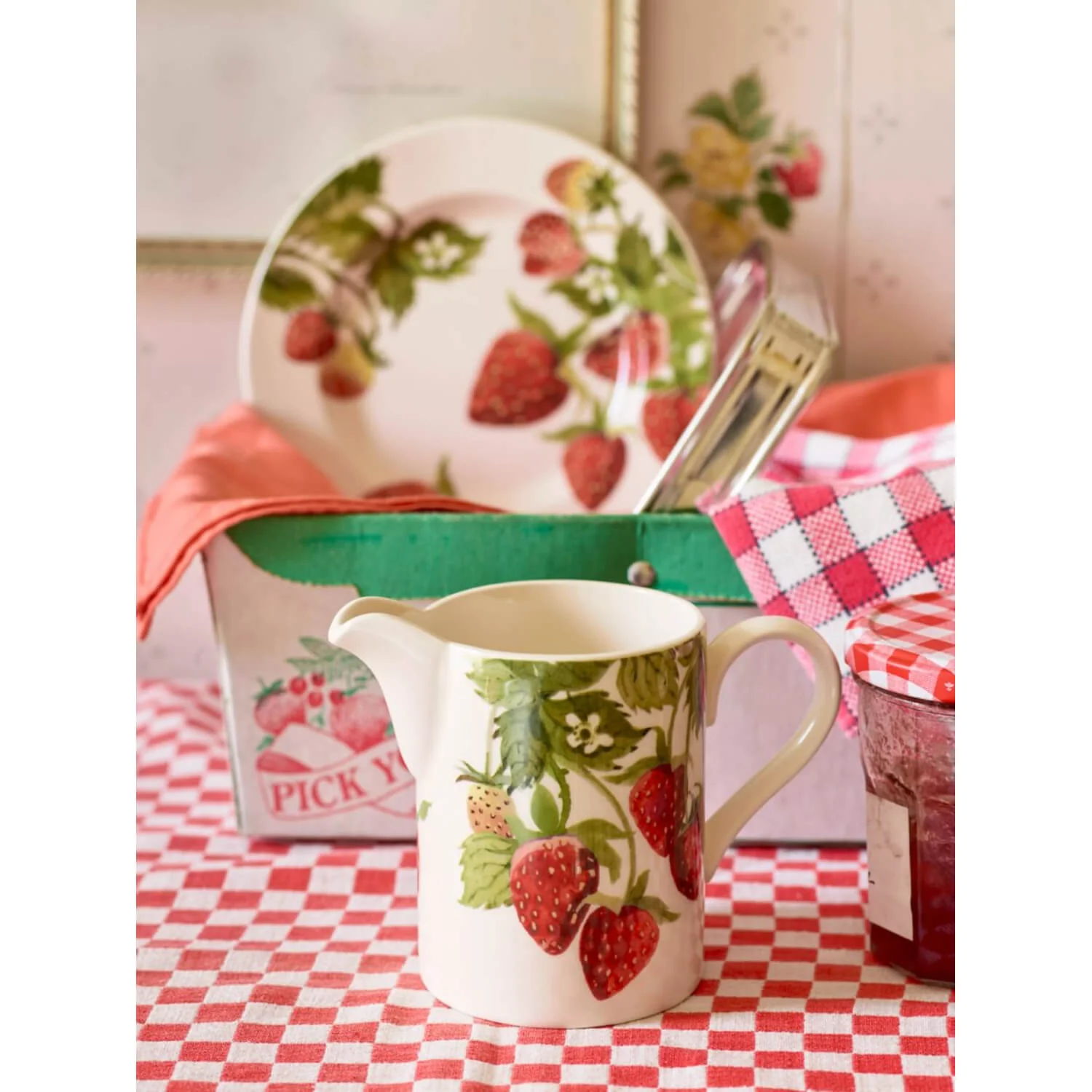Emma Bridgewater Earthenware 6 1/2" Plate - Strawberries - Image 3