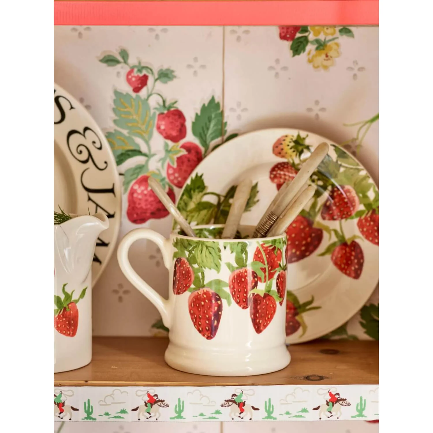 Emma Bridgewater Half Pint Mug - Strawberries - Image 6