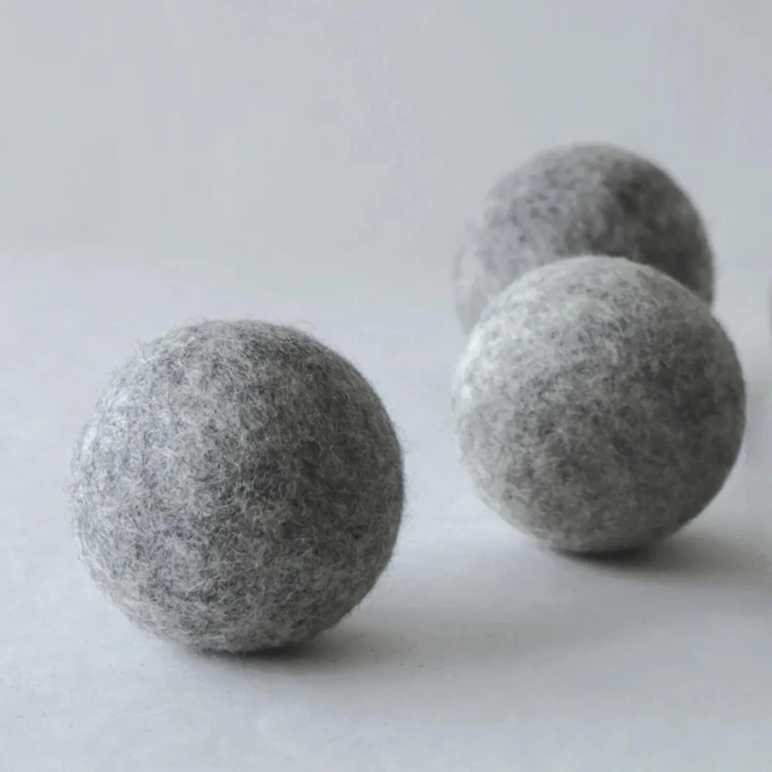 Gleener Dryer Dots Wool Dryer Balls - Pack of 4 - Image 2
