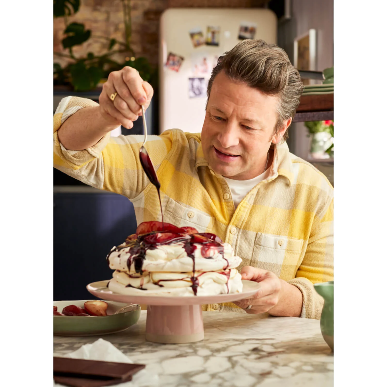Jamie Oliver Big Love Stoneware Showstopper Cake Stand - Pink - Image 4