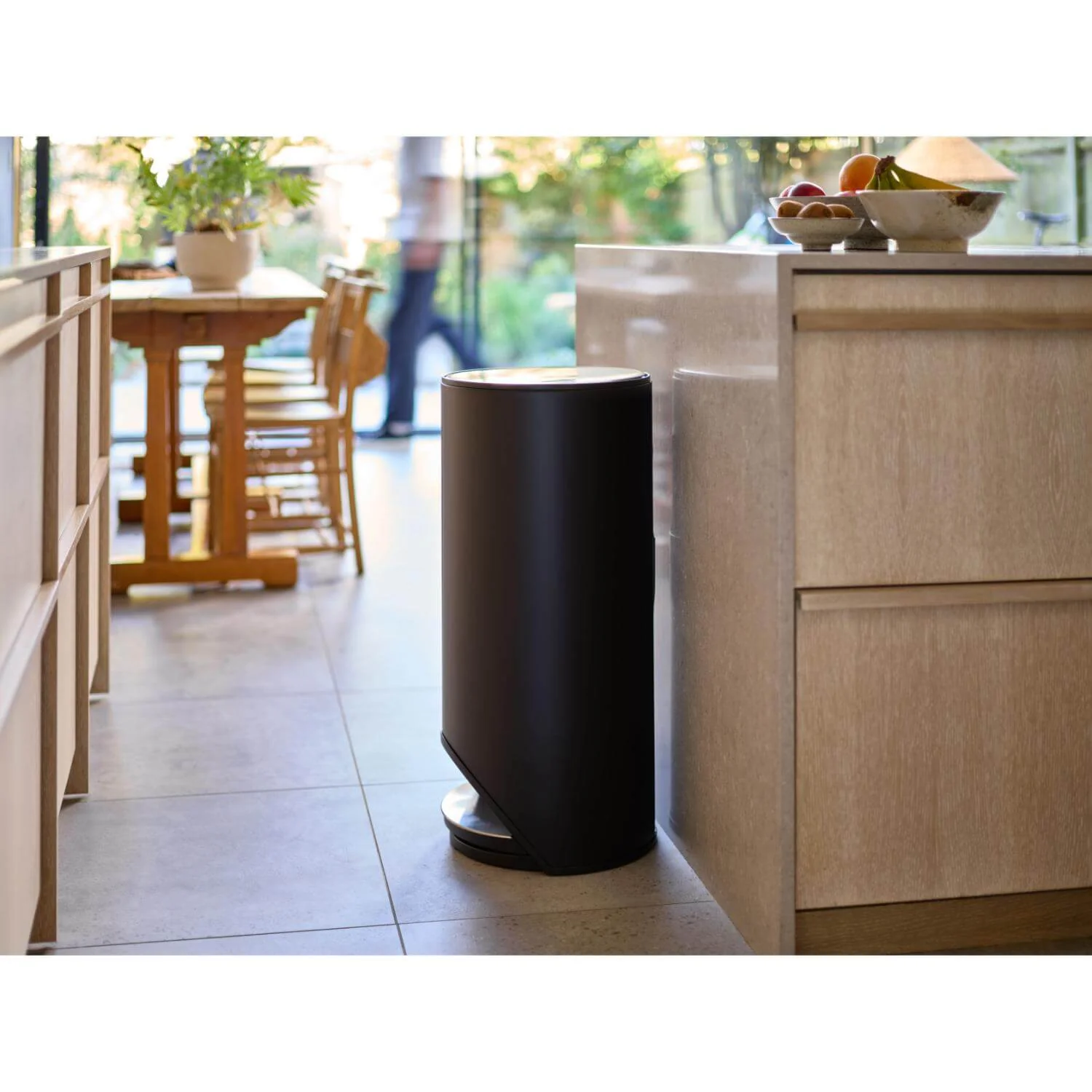 Joseph Joseph Arc 30 Litre Easy-Push Pedal Bin - Carbon Black - Image 7