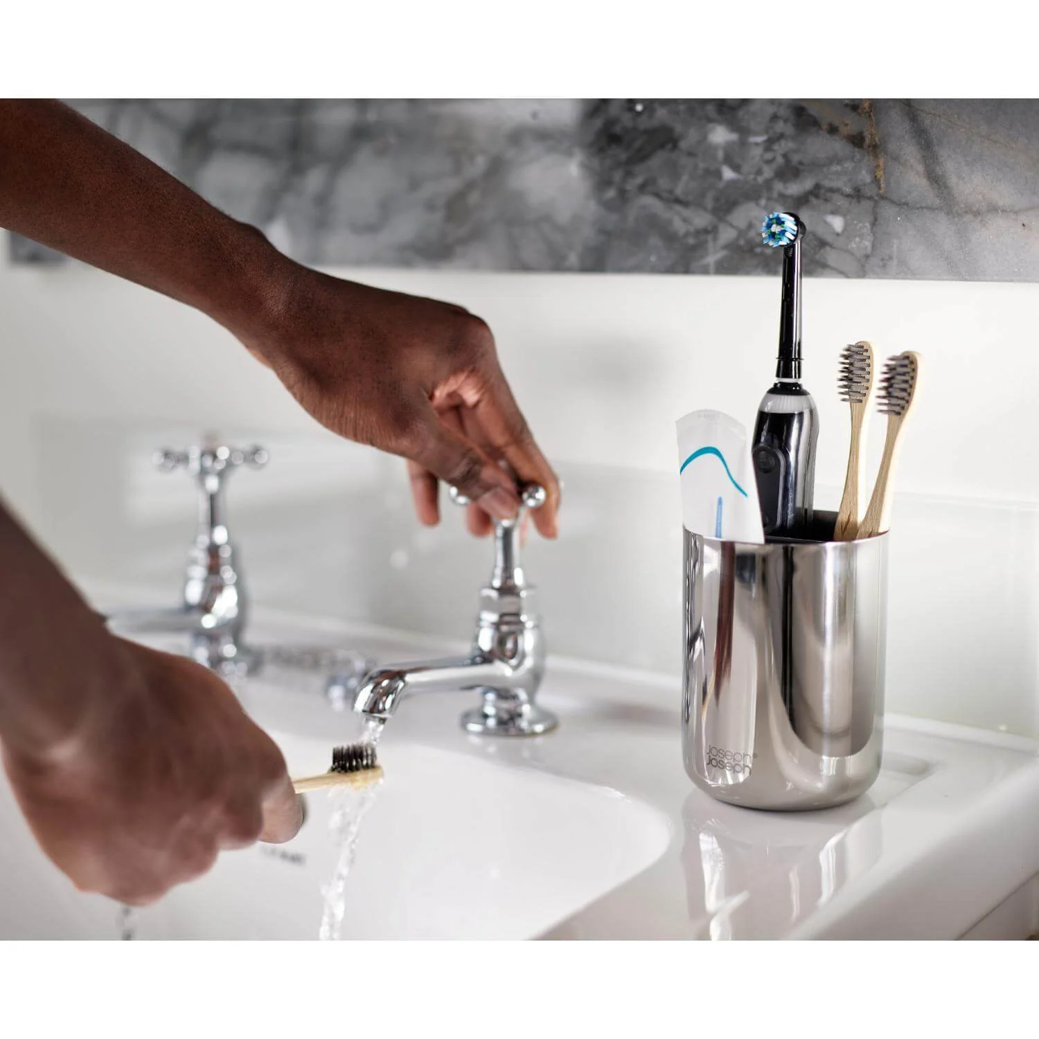 Joseph Joseph EasyStore Luxe Stainless Steel Small Toothbrush Caddy - Image 5
