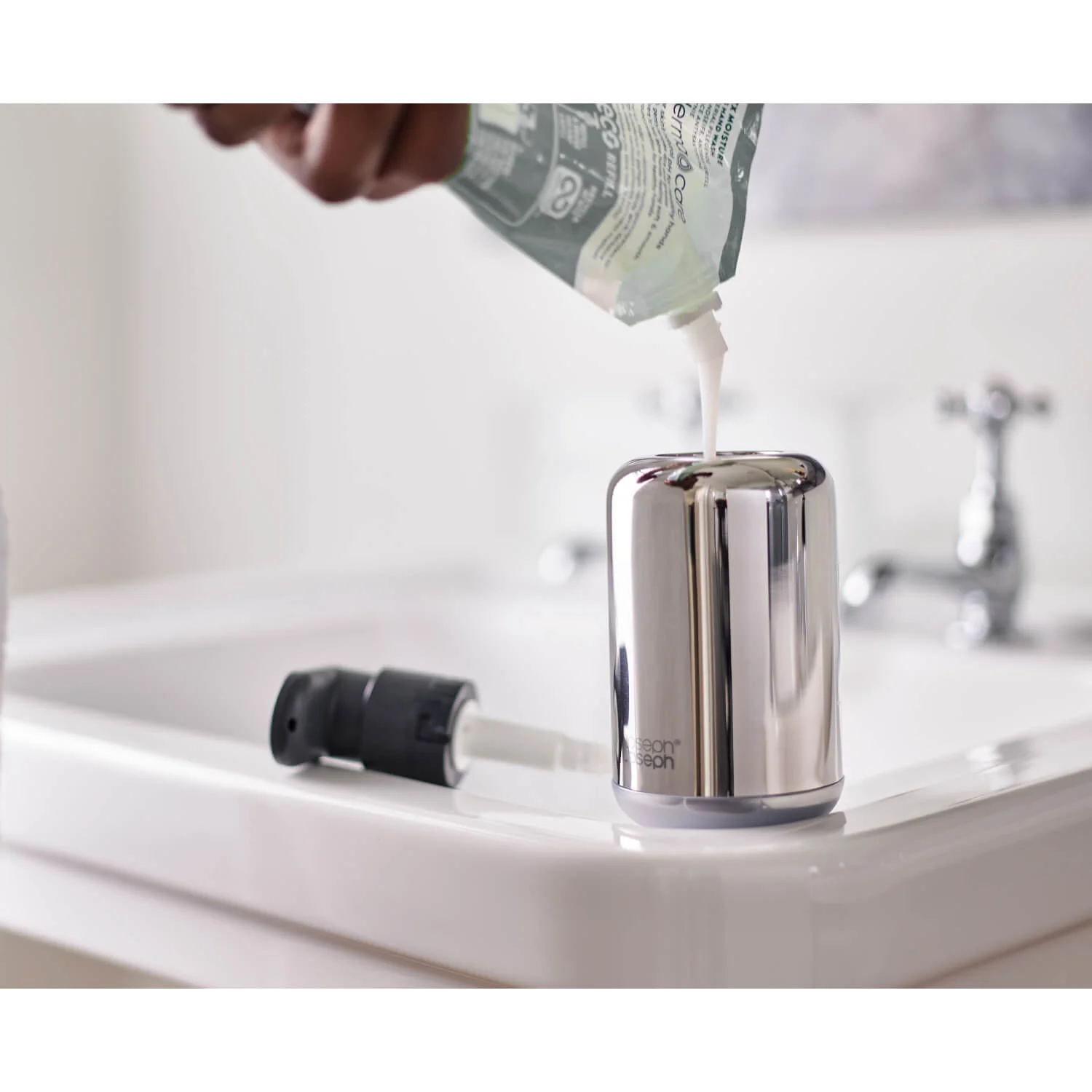Joseph Joseph EasyStore Luxe Stainless Steel Soap Pump - Image 7