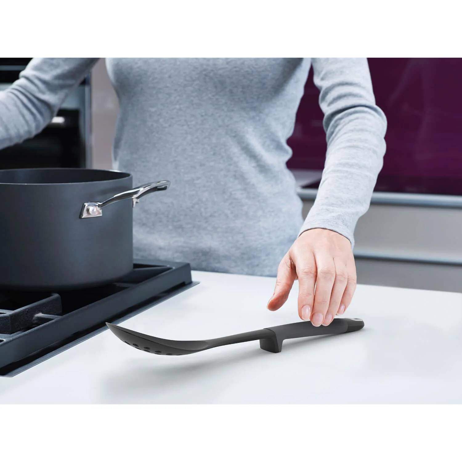 Joseph Joseph Elevate 6 Piece Carousel Utensil Set With Tongs - Grey - Image 11