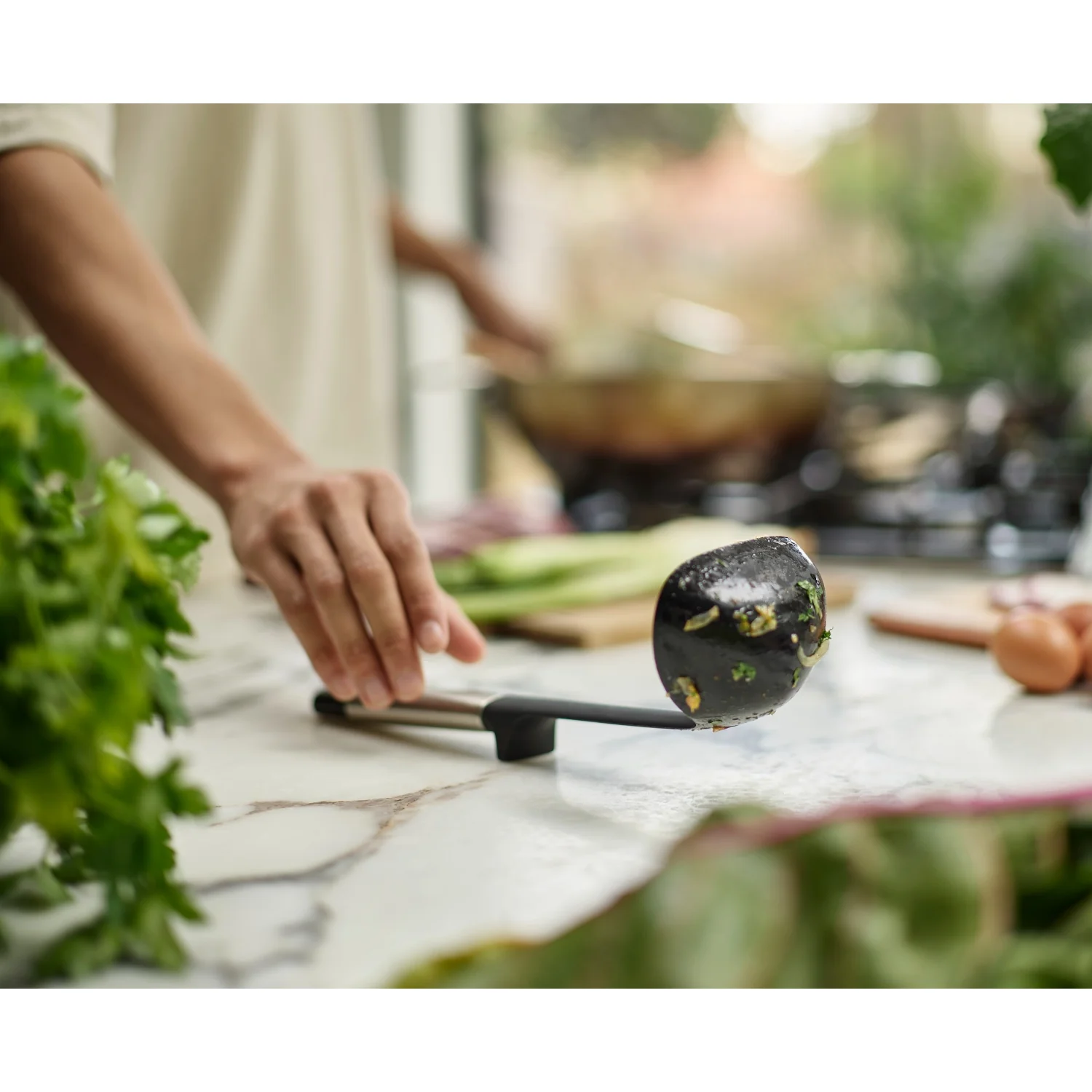 Joseph Joseph Elevate Stainless Steel & Silicone Ladle - Image 6