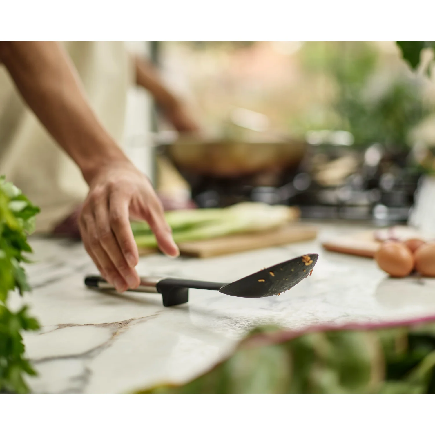 Joseph Joseph Elevate Stainless Steel & Silicone Spoon - Image 6