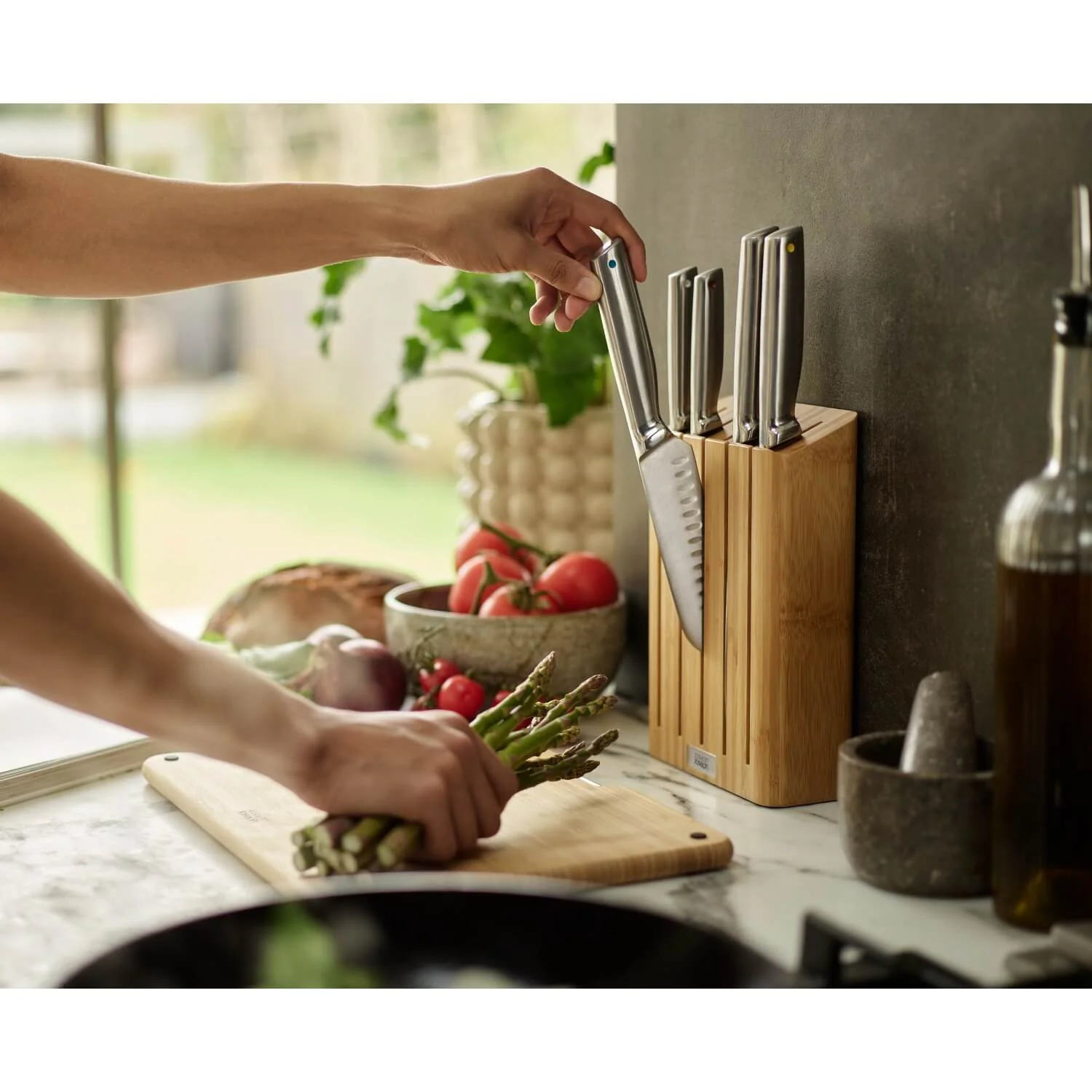 Joseph Joseph Elevate Steel 5-Piece Knife Set with Bamboo Block - Image 15