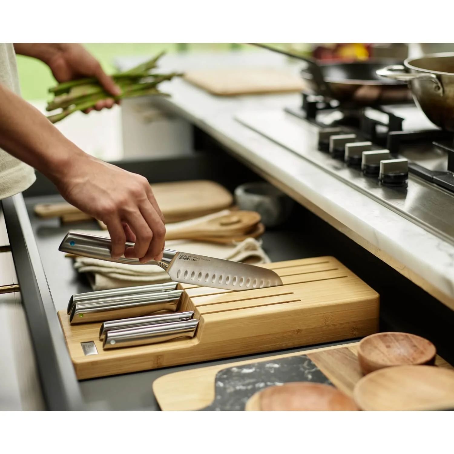 Joseph Joseph Elevate Steel 5-Piece Knife Set with Bamboo In-Drawer Tray - Image 13