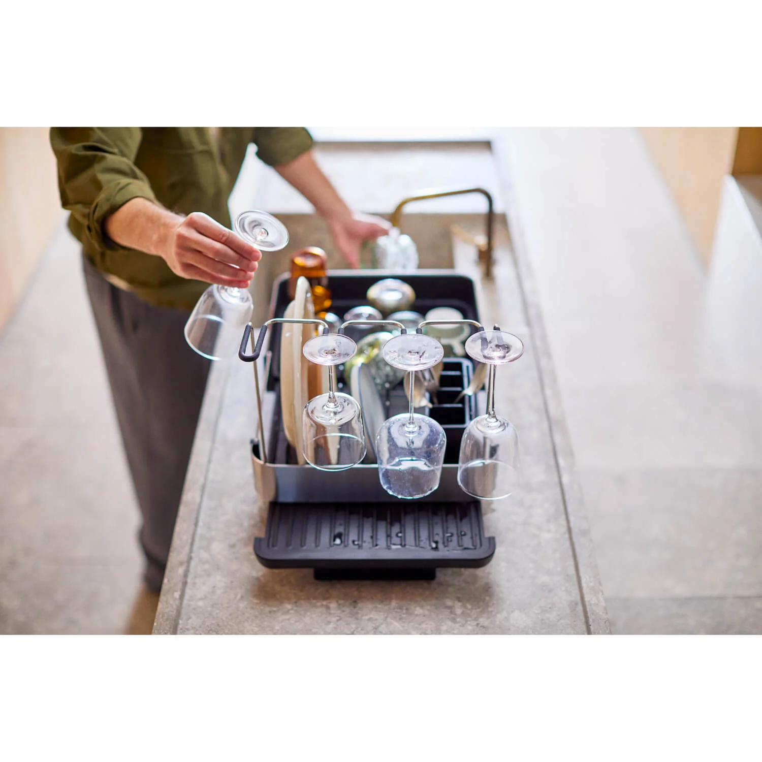 Joseph Joseph Extend™ Steel Plus Expandable Dish Drainer with Wine Rack - Black - Image 7
