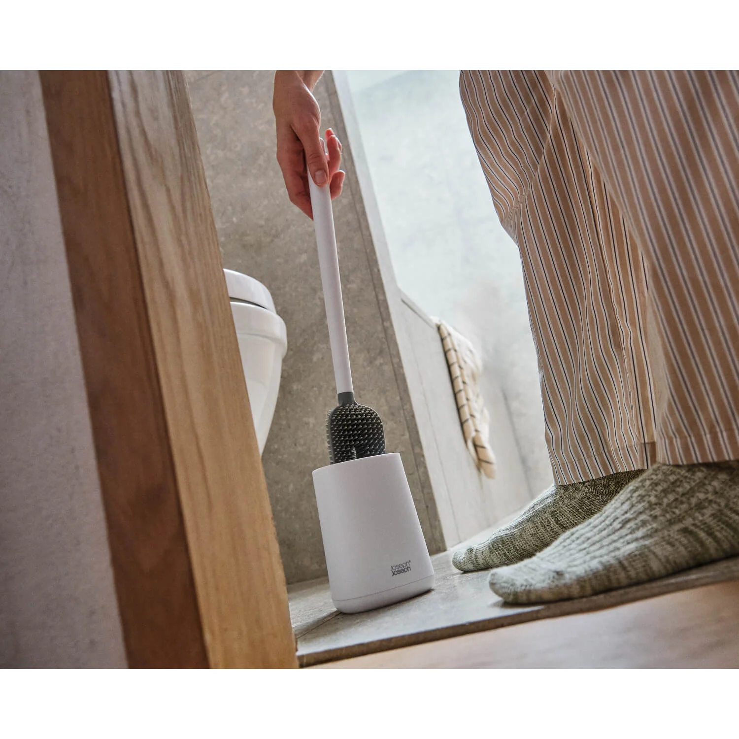 Joseph Joseph Flex™ 360 Lite Toilet Brush - Matte White - Image 8