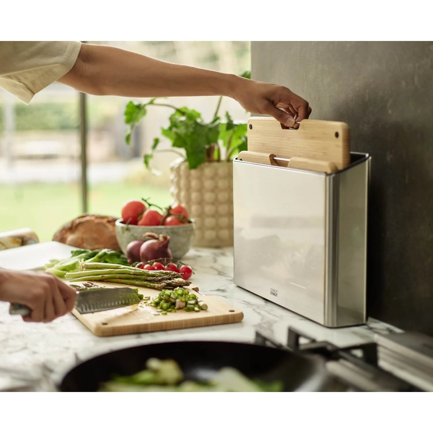 Joseph Joseph Folio Steel Bamboo 3-Piece Chopping Board Set - Image 11
