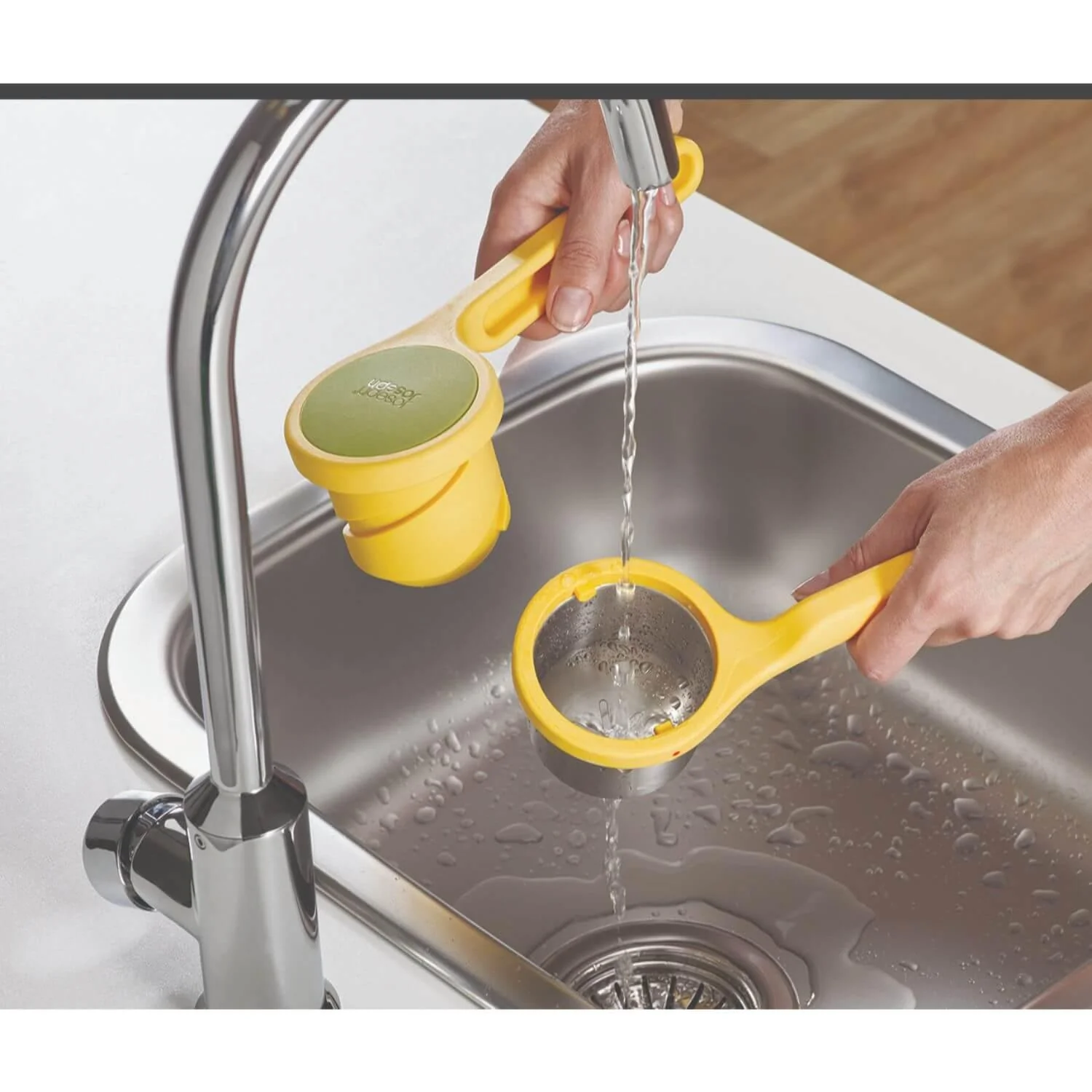 Joseph Joseph Helix Citrus Press - Yellow - Image 4