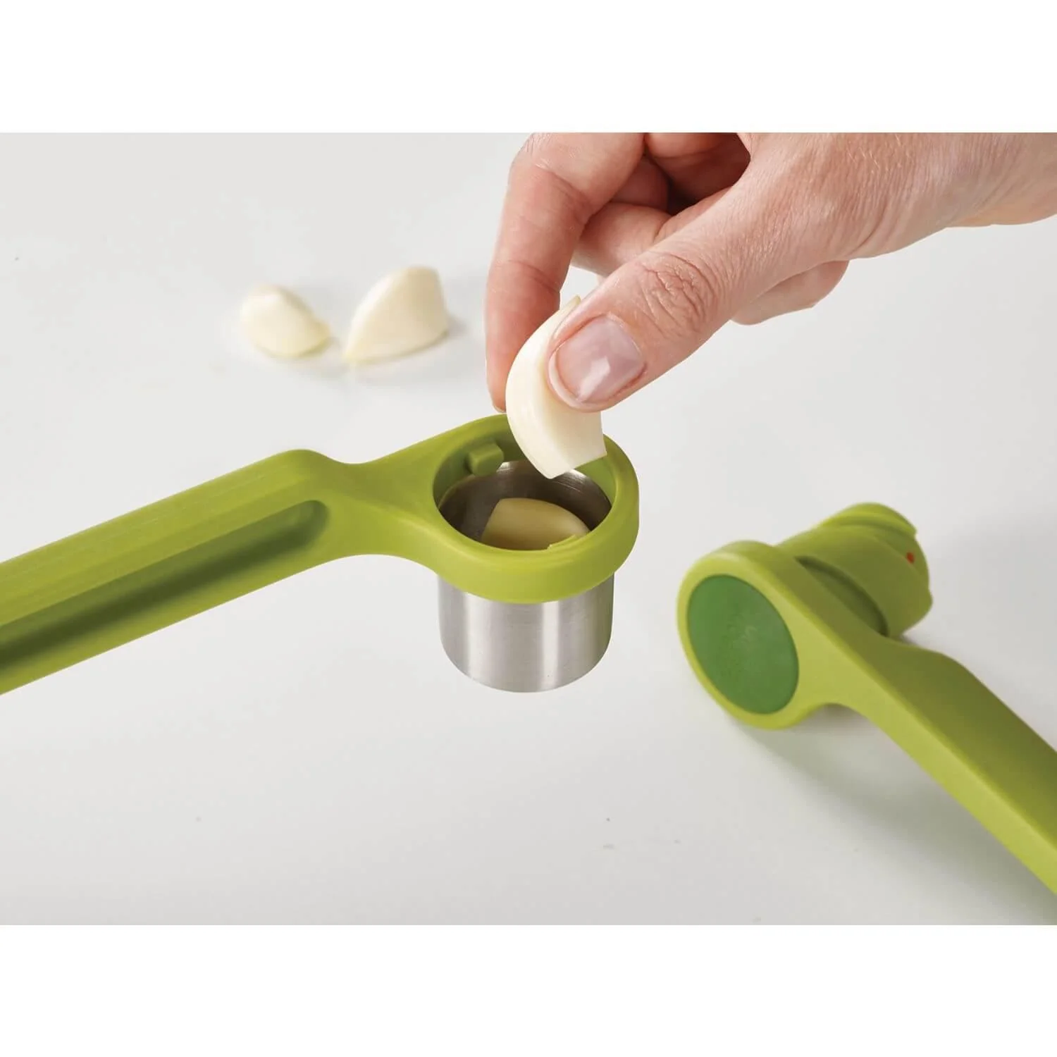 Joseph Joseph Helix Garlic Press - Green - Image 4