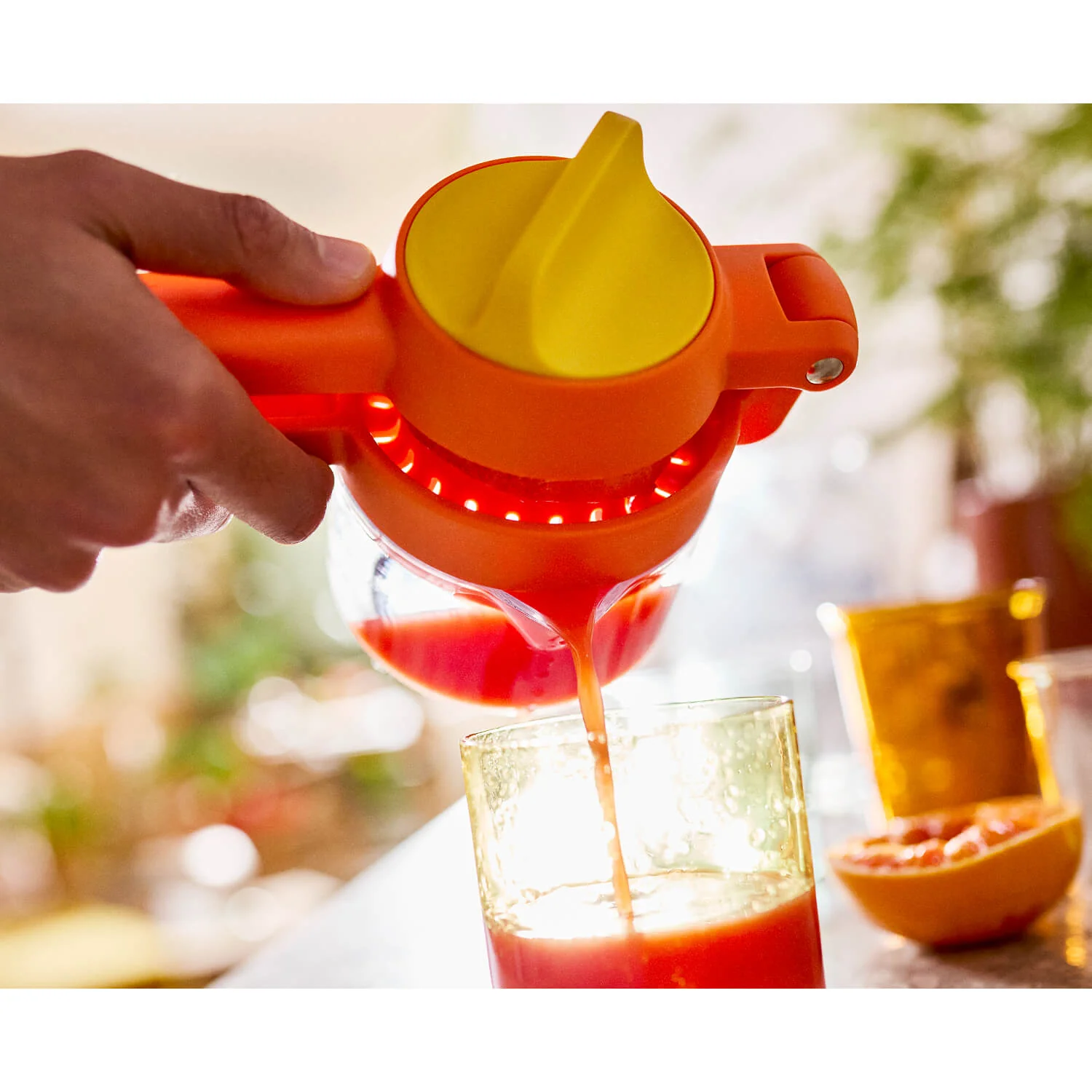 Joseph Joseph JuiceMax™ Dual-Action Citrus Press with Measuring Cup - Orange - Image 5