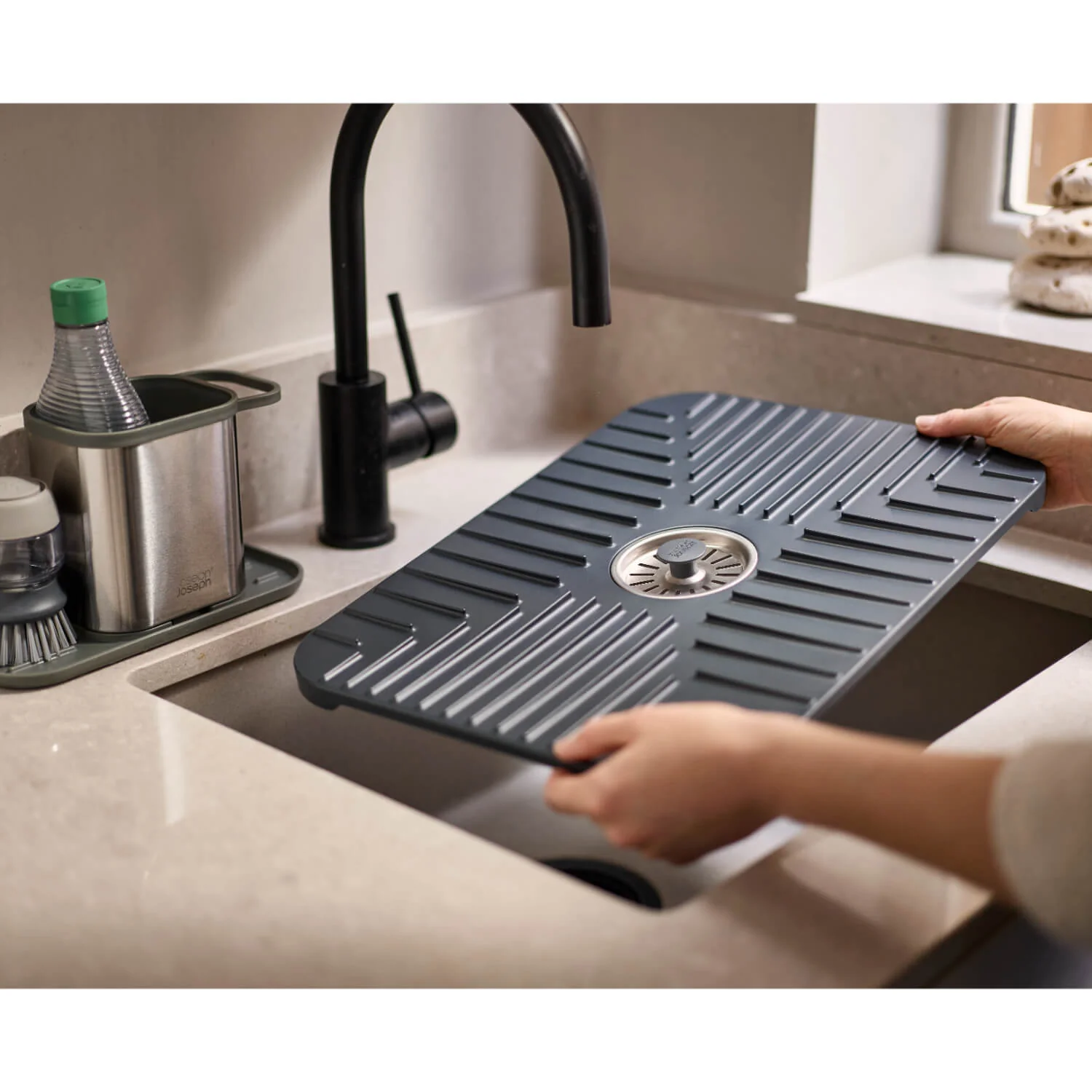 Joseph Joseph SinkShield™ Grey Sink Protector With Plug - Large - Image 10