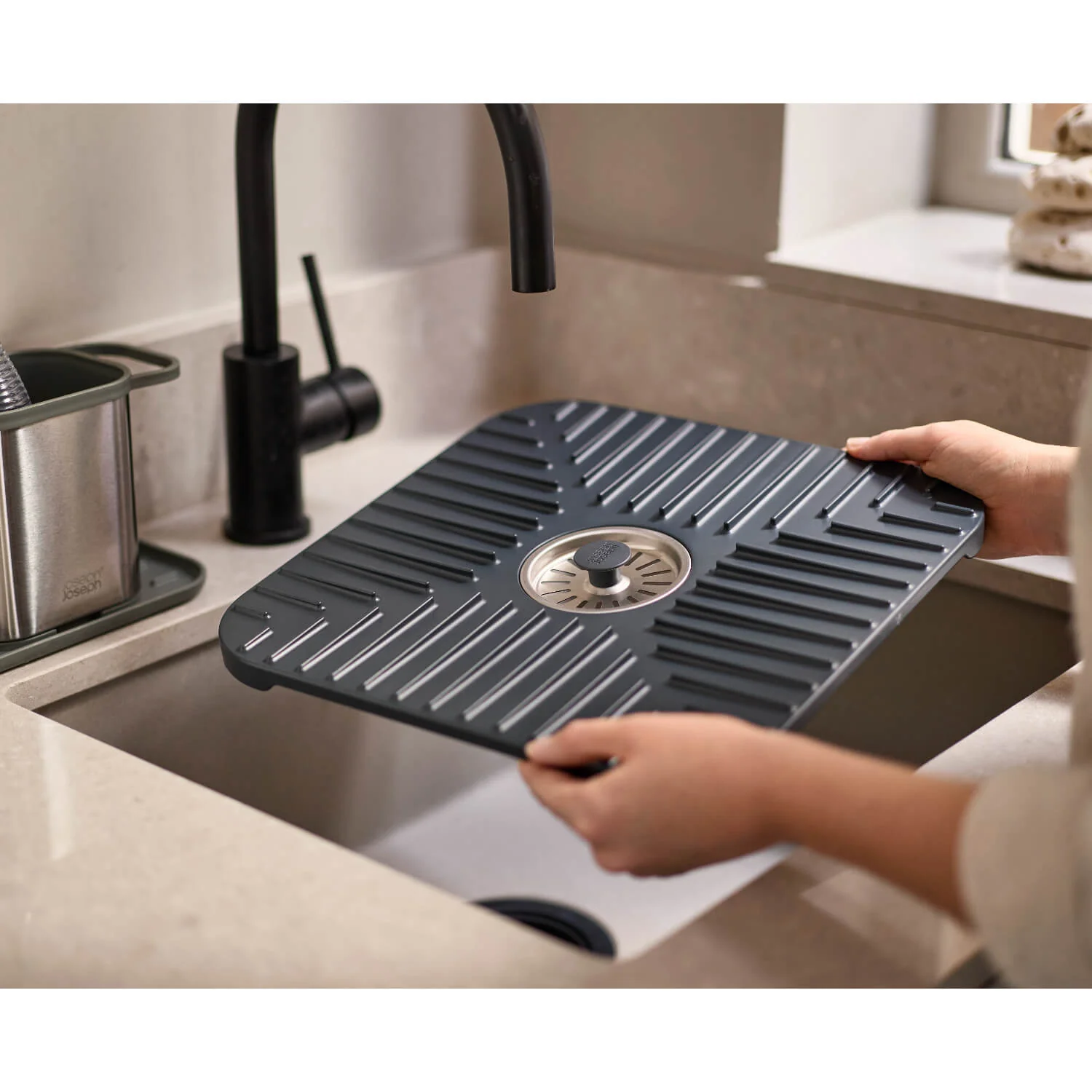 Joseph Joseph SinkShield™ Grey Sink Protector With Plug - Small - Image 7