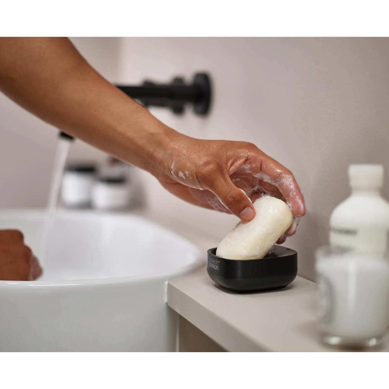 Joseph Joseph Slim Compact Soap Dish - Matt Black - Image 6