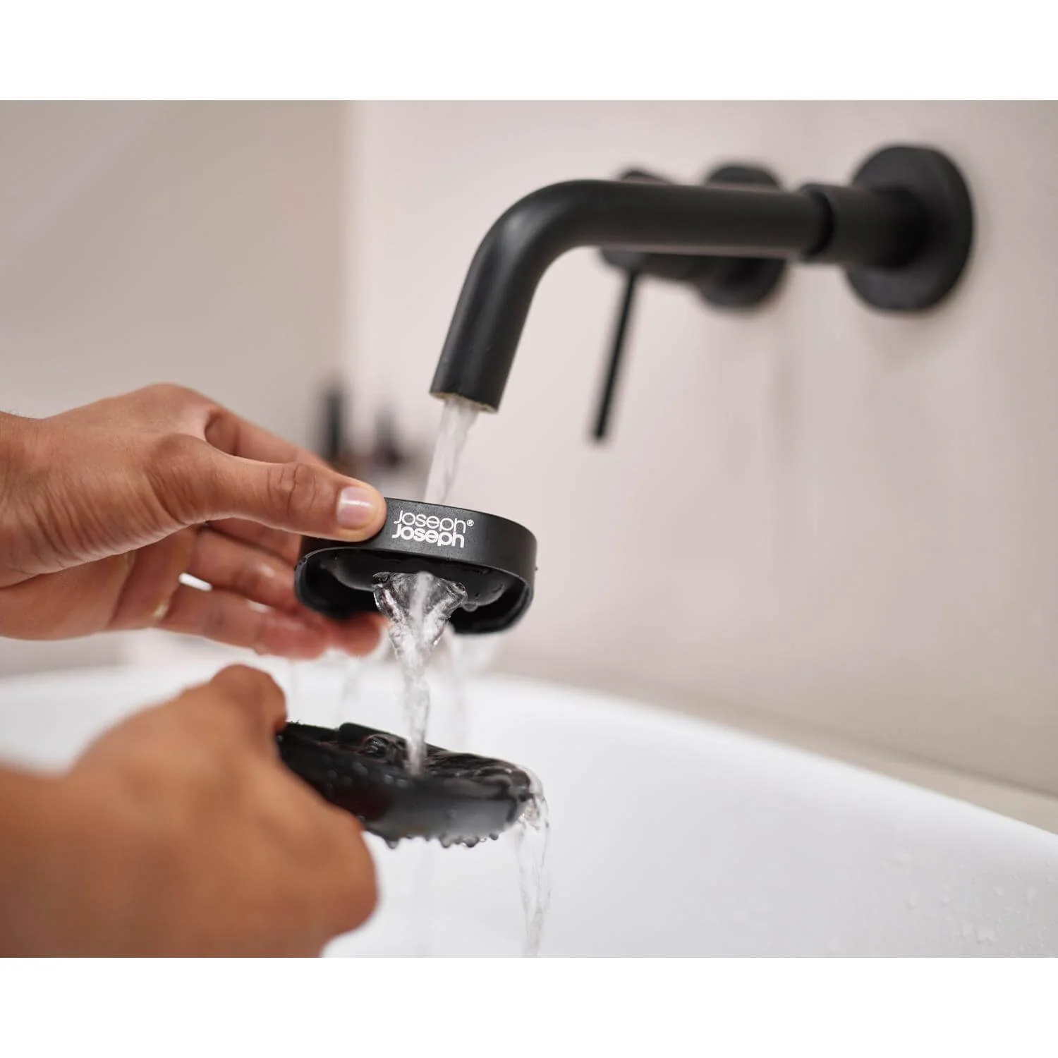 Joseph Joseph Slim Compact Soap Dish - Matt Black - Image 7