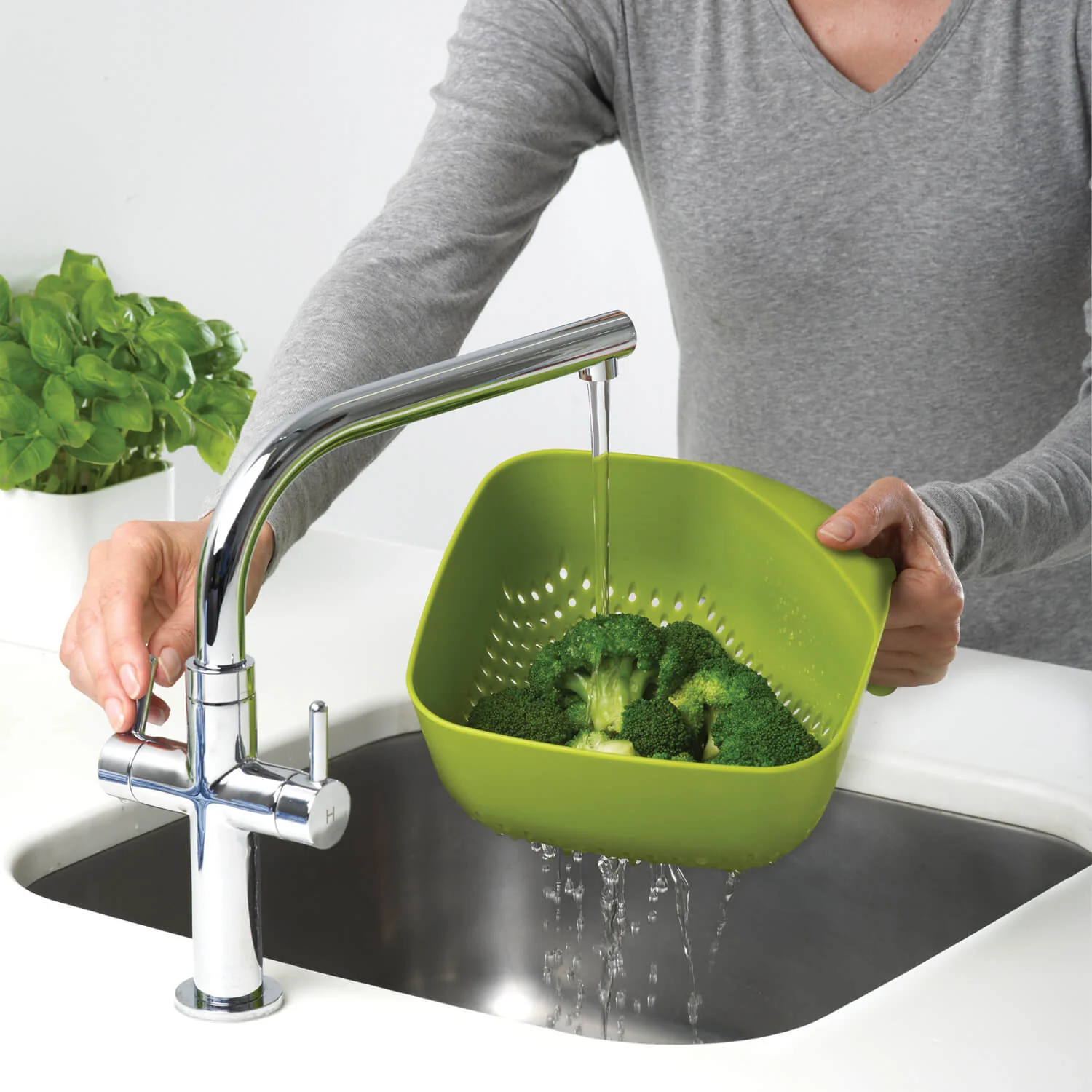 Joseph Joseph Square Colander - Green - Image 4