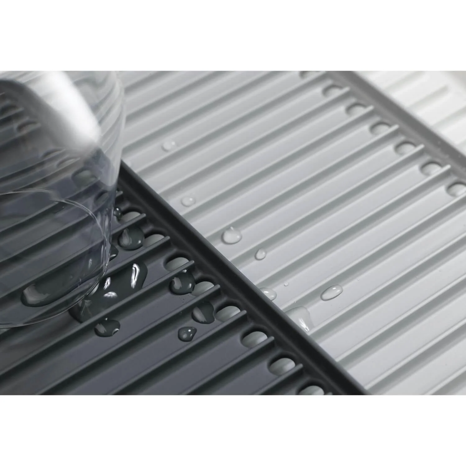 Joseph Joseph Tier Expandable Draining Mat - Grey - Image 4