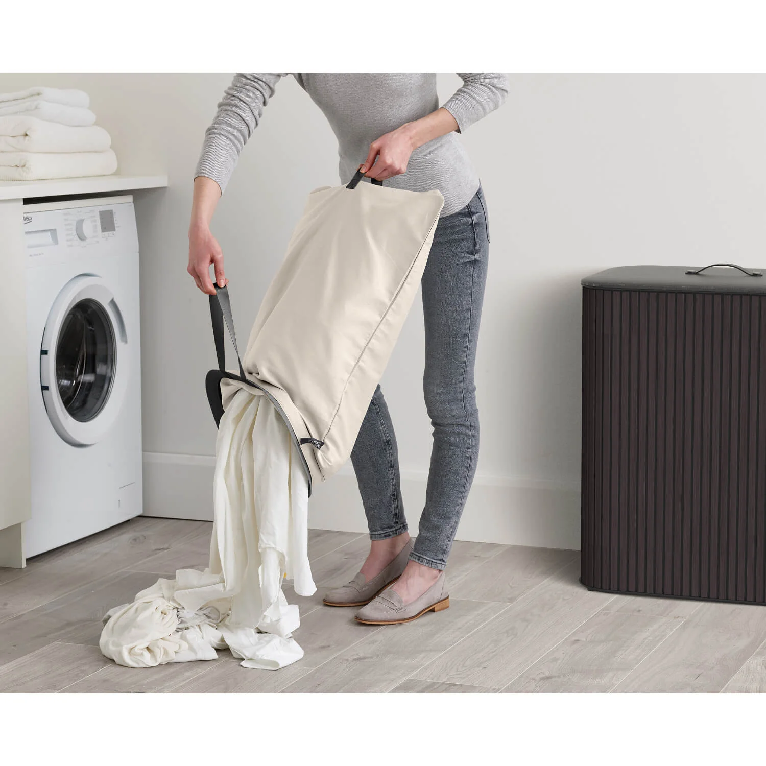 Joseph Joseph Tota Luxe 90 Litre Laundry Separation Bamboo Basket - Black - Image 7