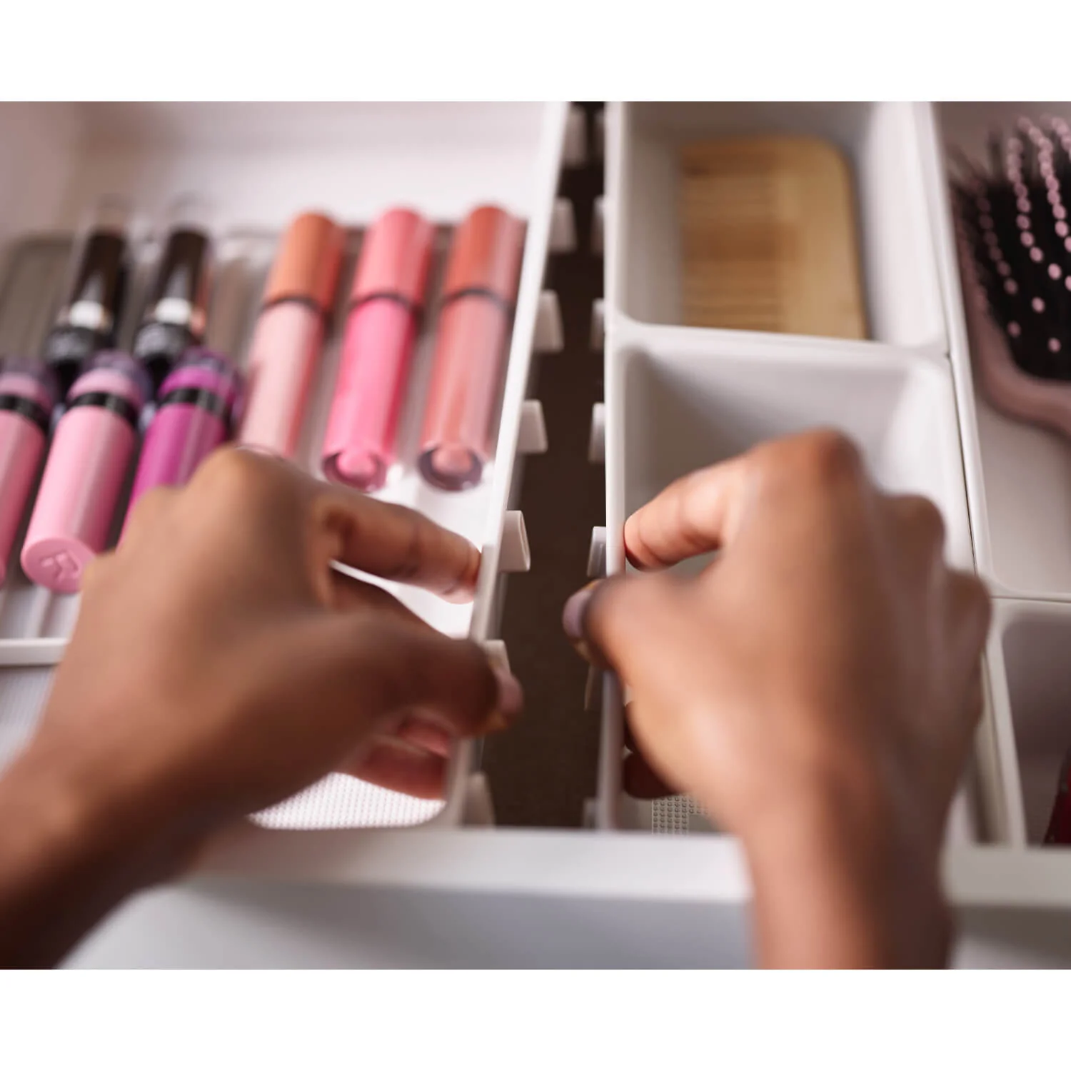 Joseph Joseph Viva 12-Piece Make-Up Drawer Organiser Set - Shell - Image 10