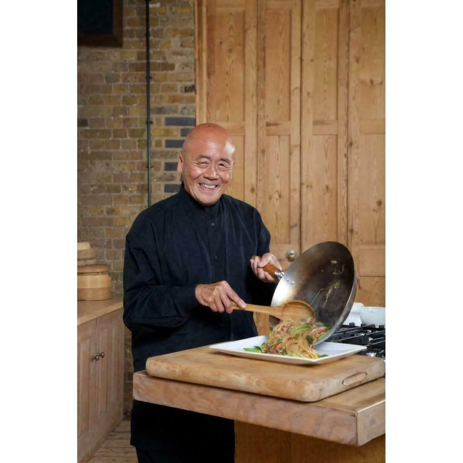 Ken Hom Classic Carbon Steel Wok - 32cm - Image 3