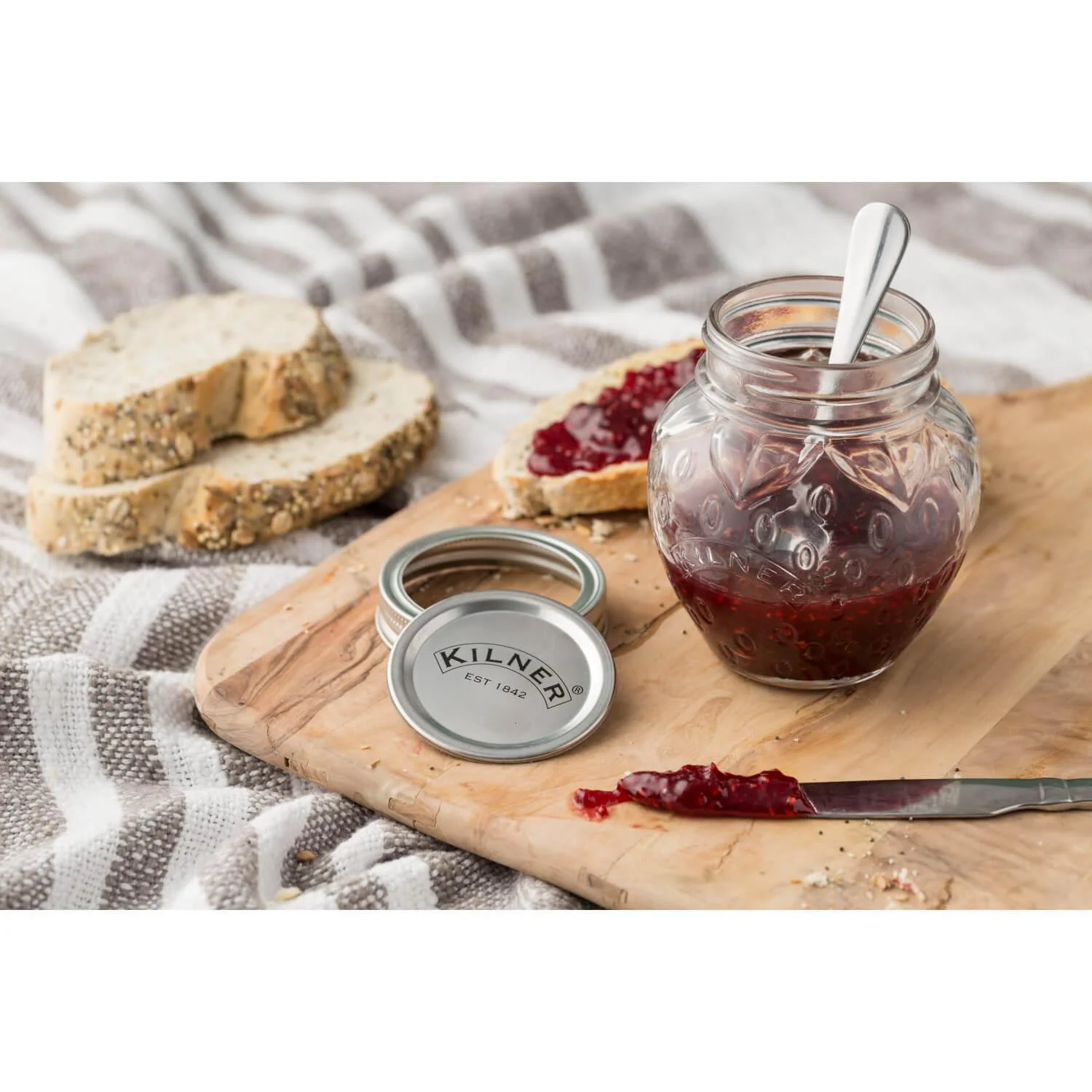Kilner Glass Strawberry Preserve Jar - 400ml - Image 3
