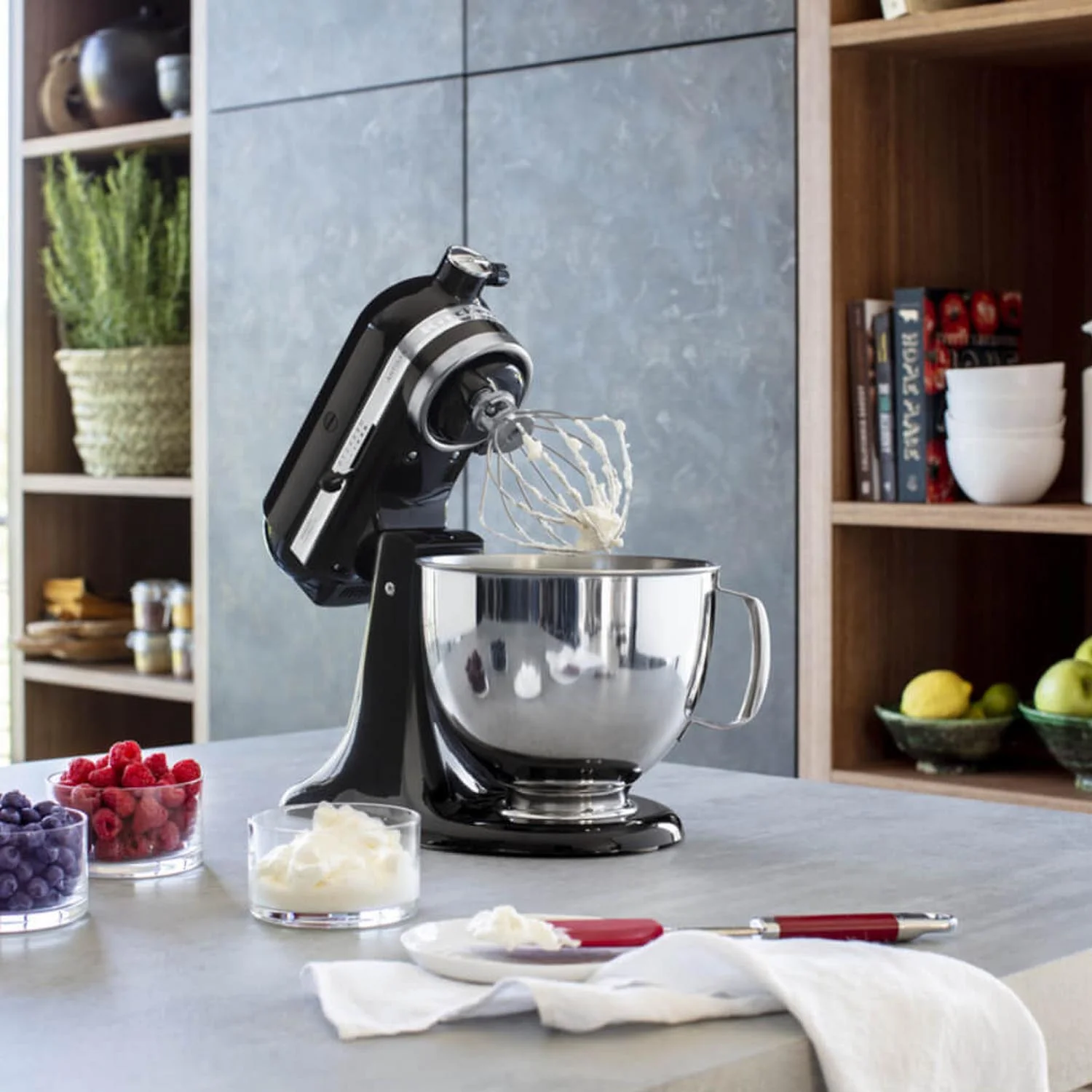 KitchenAid 125 Artisan Tilt-Head Stand Mixer - Onyx Black - Image 5