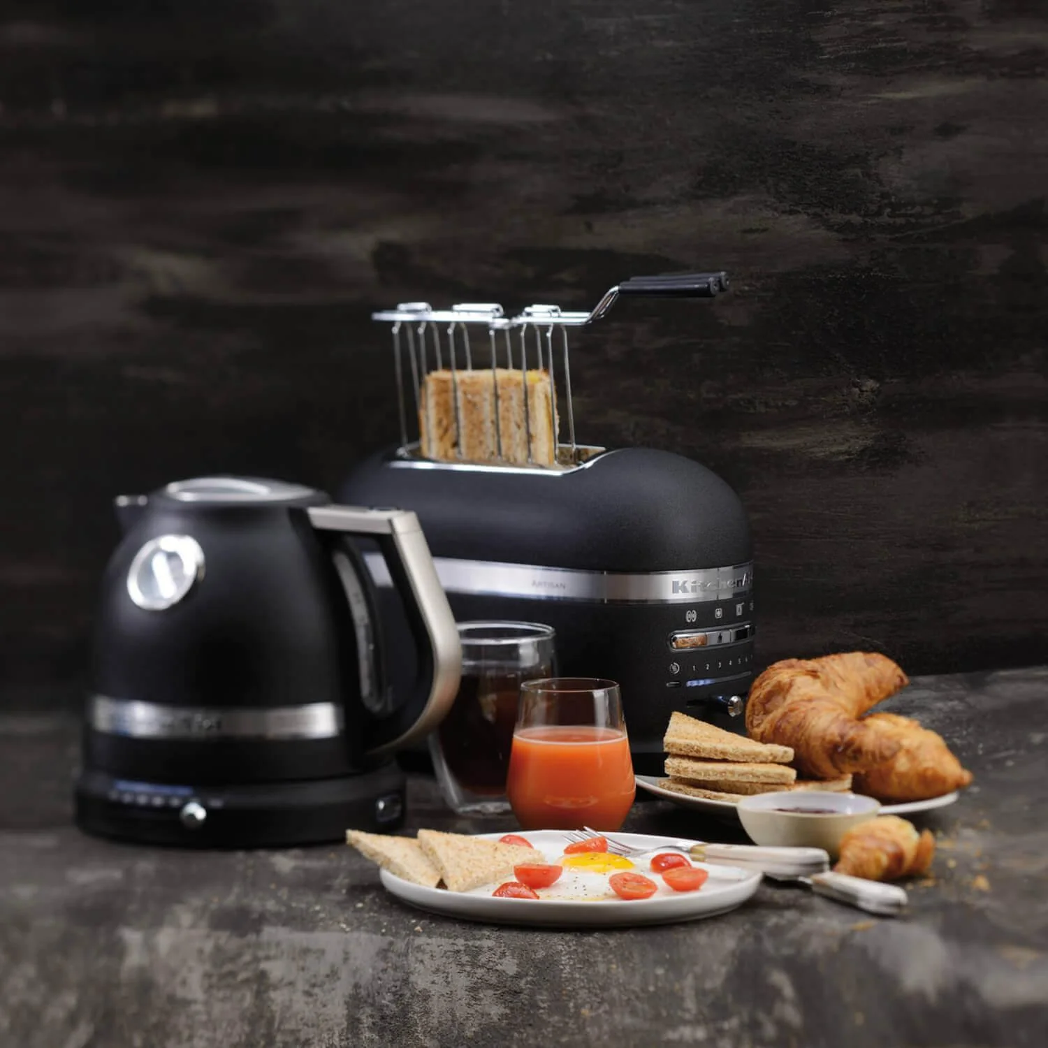 KitchenAid Artisan 5KEK1522BBK 1.5 Litre Kettle - Cast Iron Black - Image 8