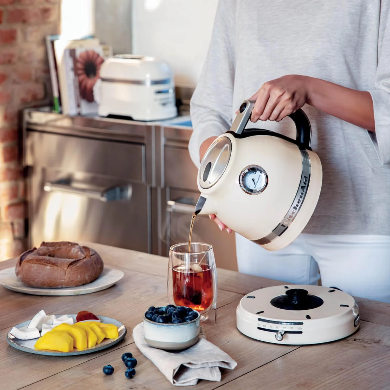 KitchenAid Artisan 5KEK1522BAC 1.5 Litre Kettle - Almond Cream - Image 6