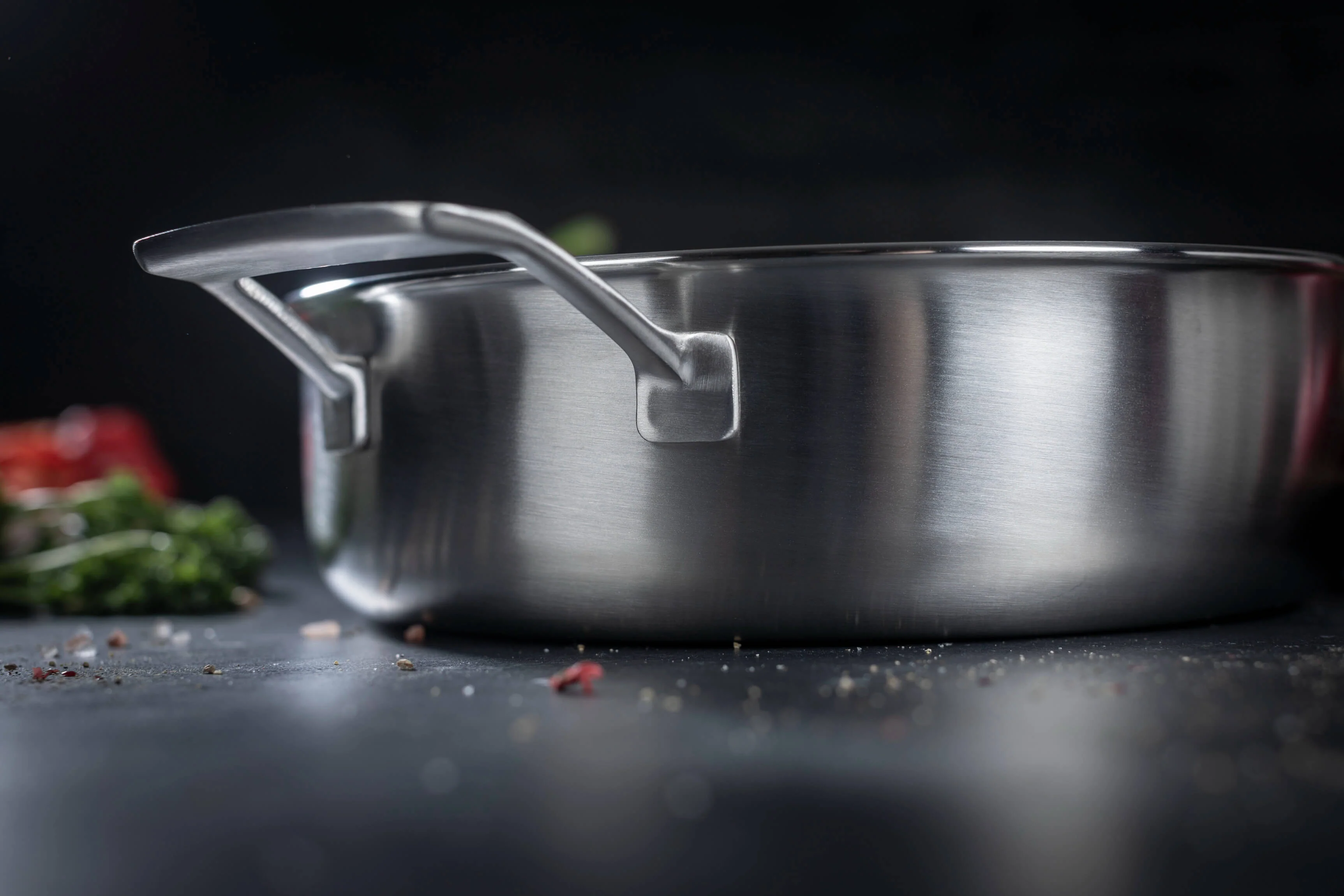 Kuhn Rikon Culinary FivePly 24cm Uncoated Sauté Pan with Lid & Helper Handle - Image 3
