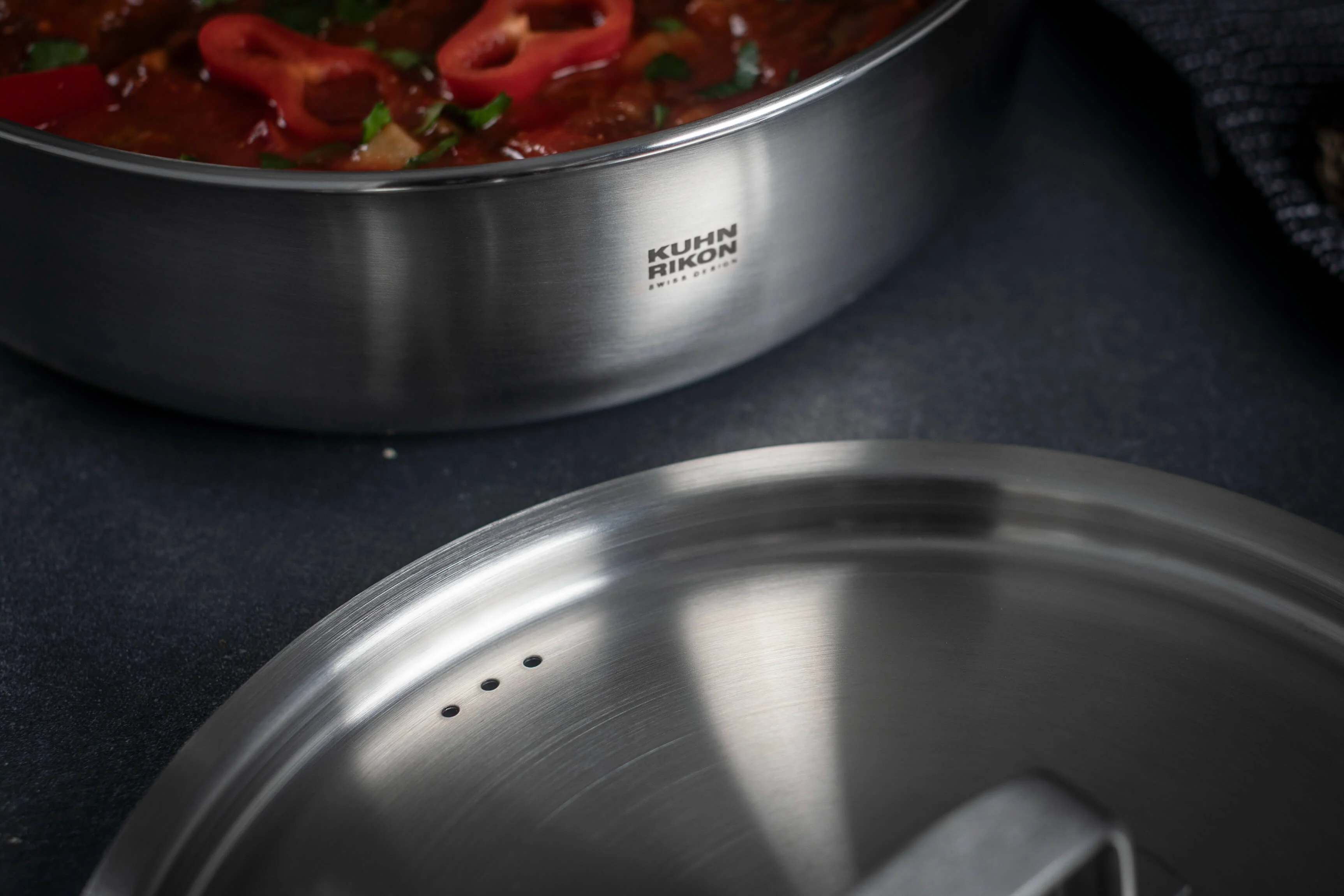 Kuhn Rikon Culinary FivePly 24cm Uncoated Sauté Pan with Lid & Helper Handle - Image 4
